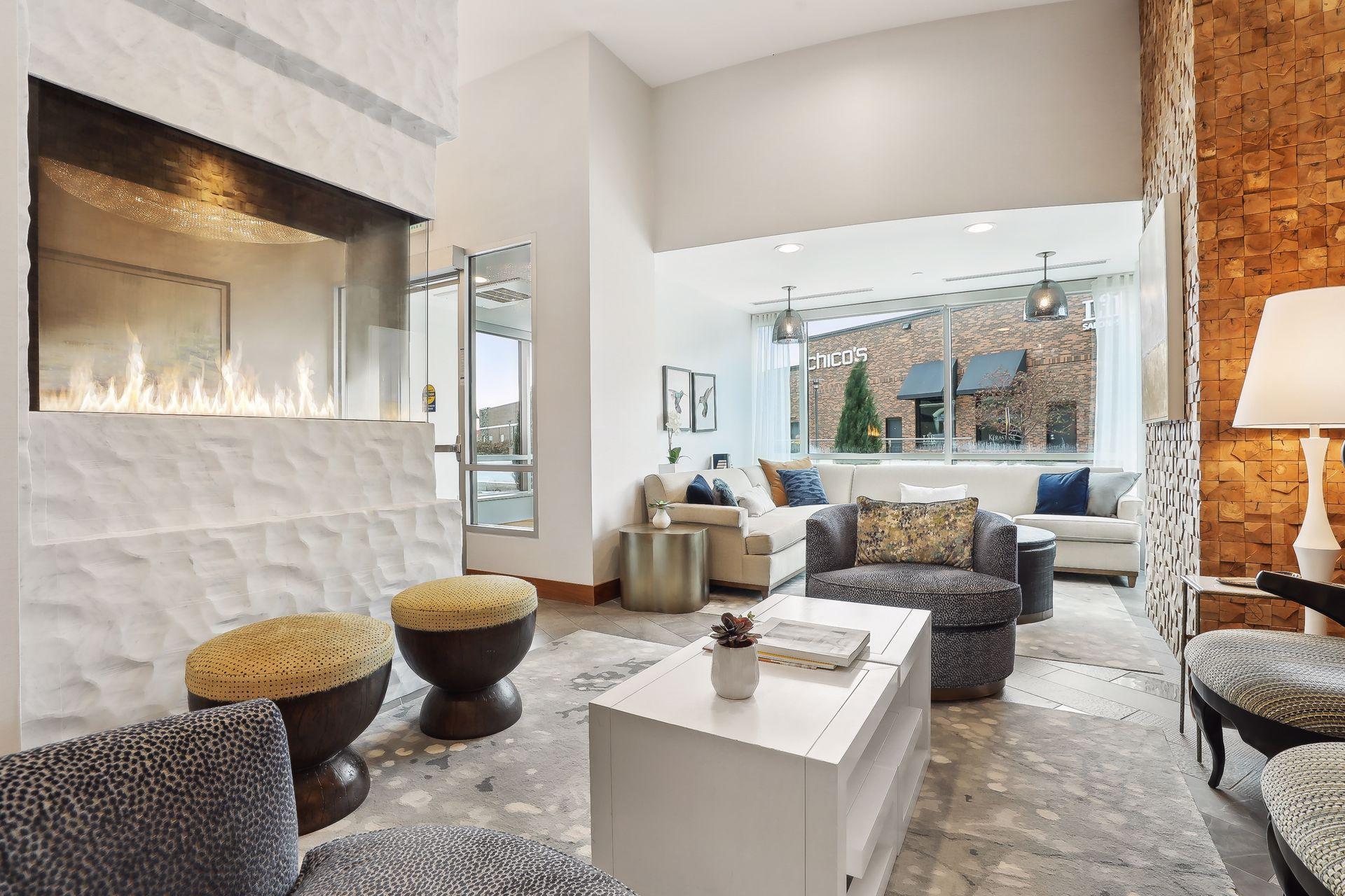 3209 Galleria Unit: 806