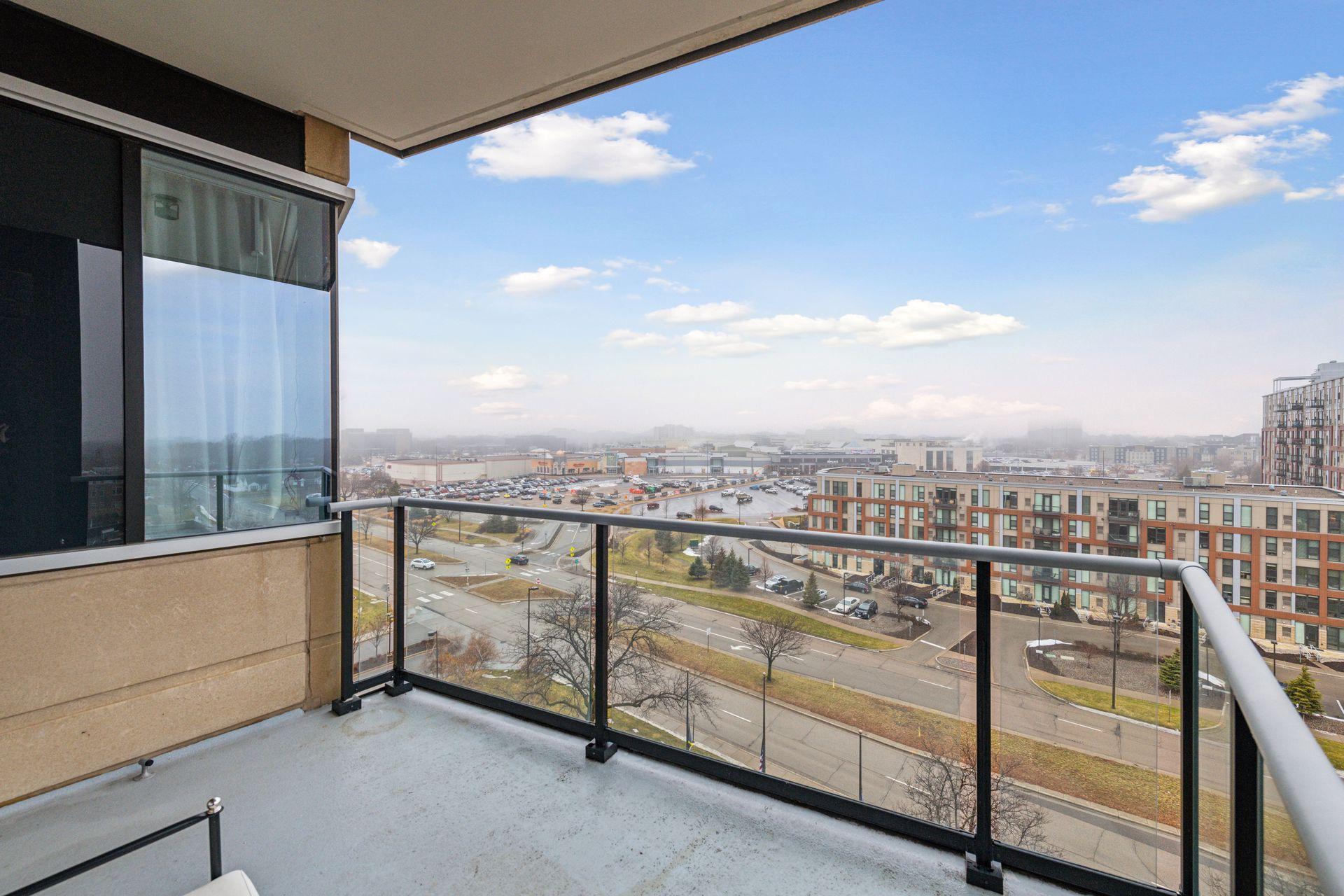 3209 Galleria Unit: 806