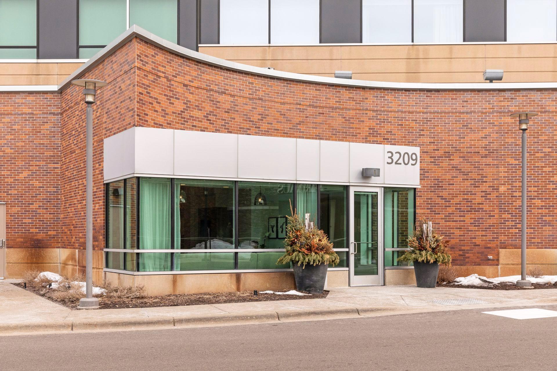 3209 Galleria Unit: 806