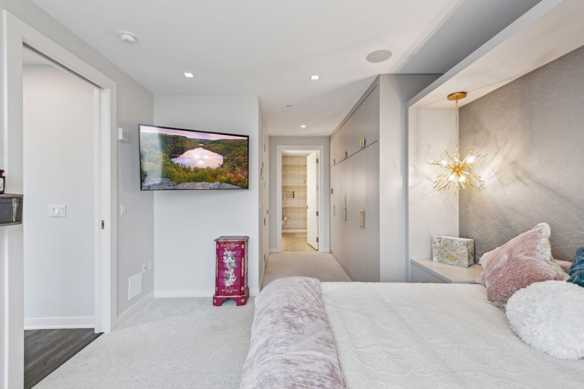 3209 Galleria Unit: 806