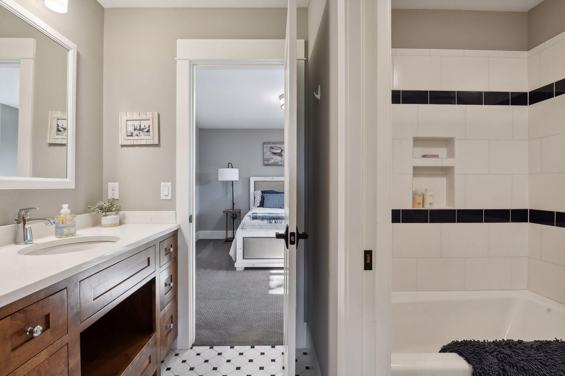 570 Orono Orchards Road S