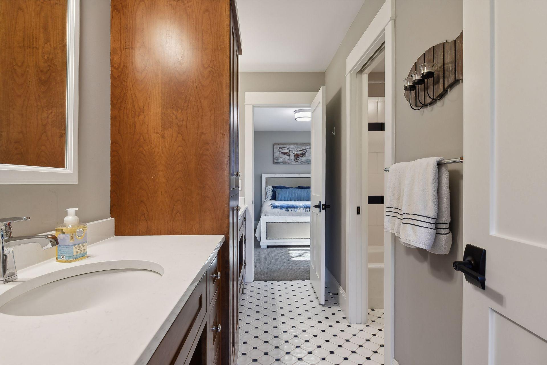 570 Orono Orchards Road S