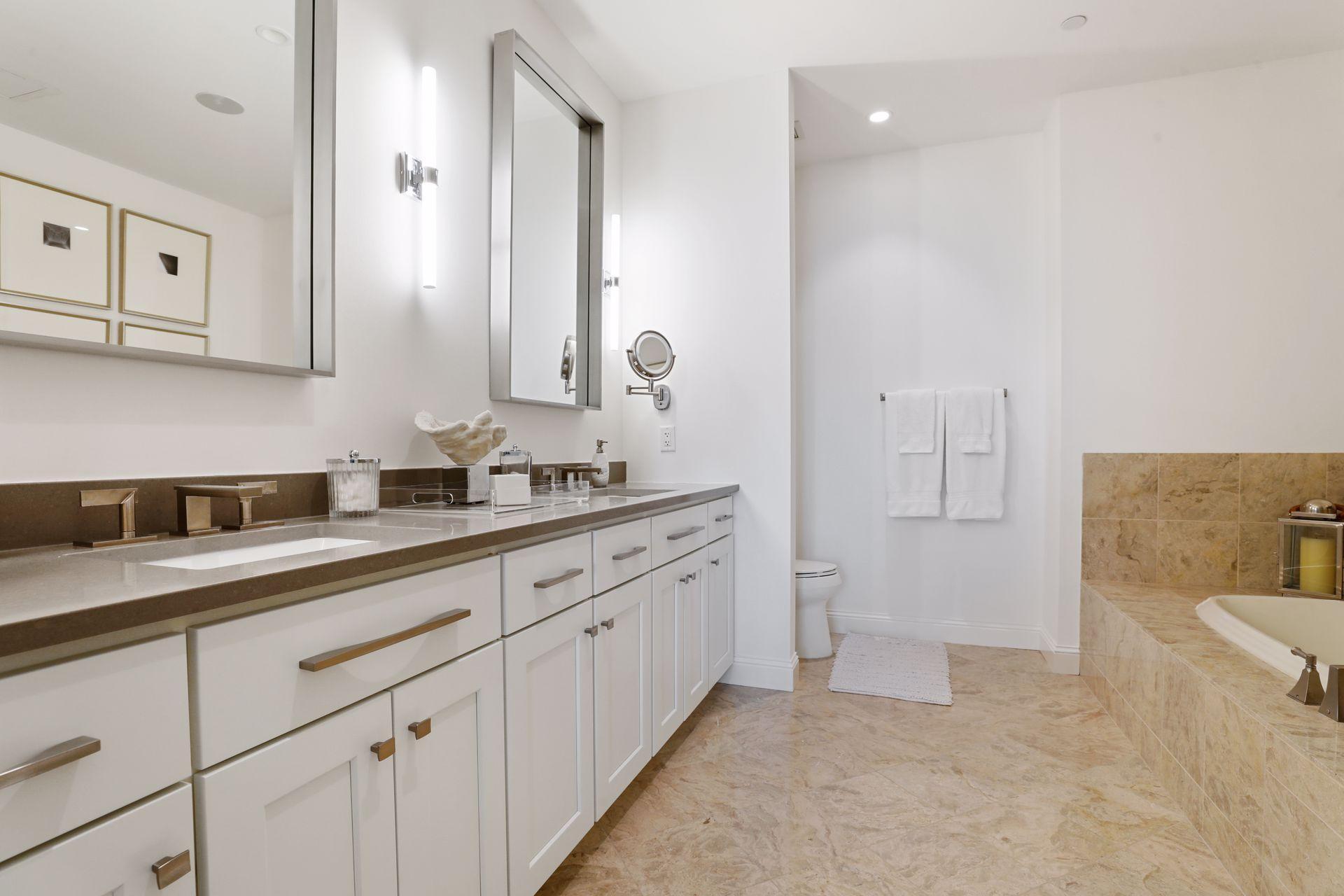 201 S 11th Street Unit: 2220