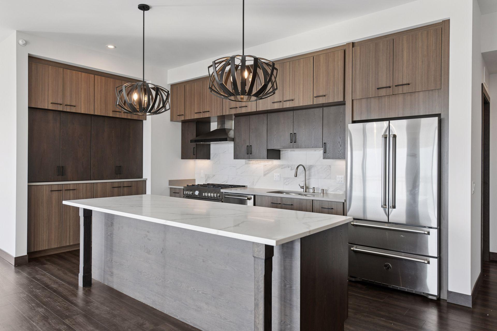 253 Lake Street E Unit: 401