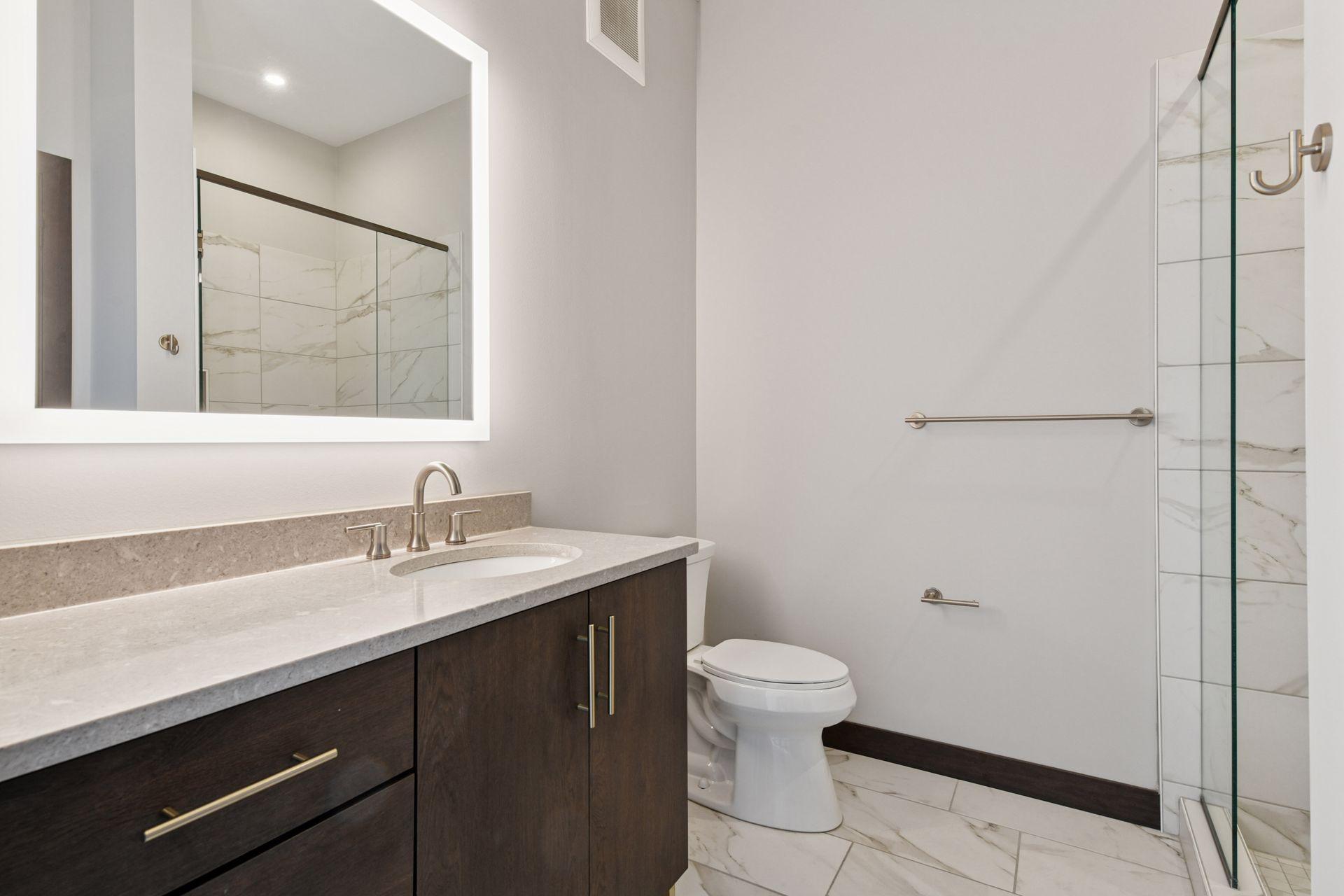 253 Lake Street E Unit: 401