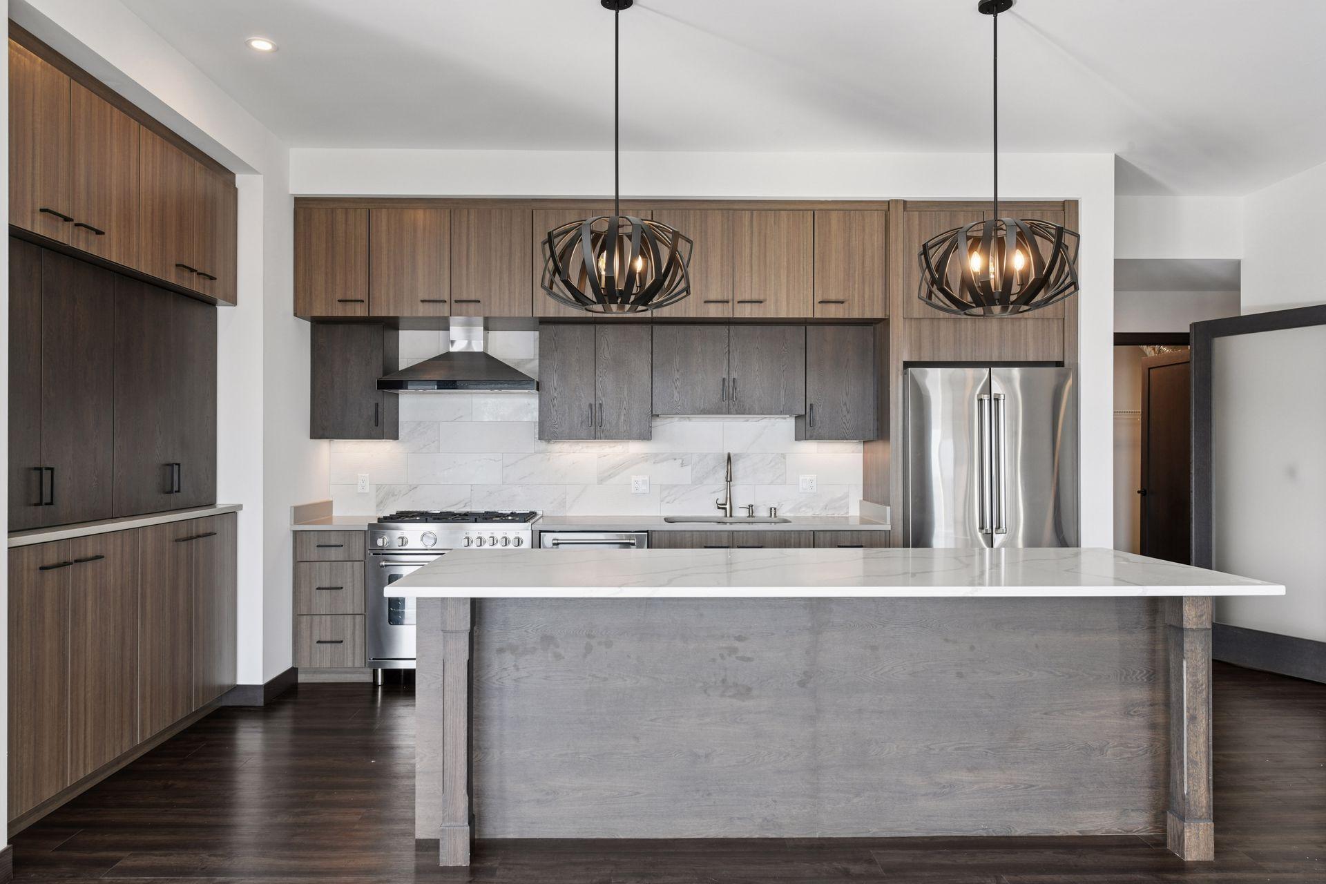 253 Lake Street E Unit: 401