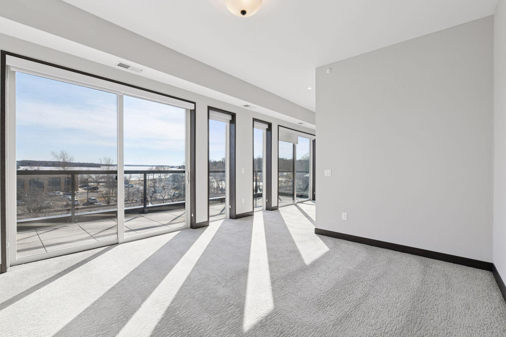 253 Lake Street E Unit: 401