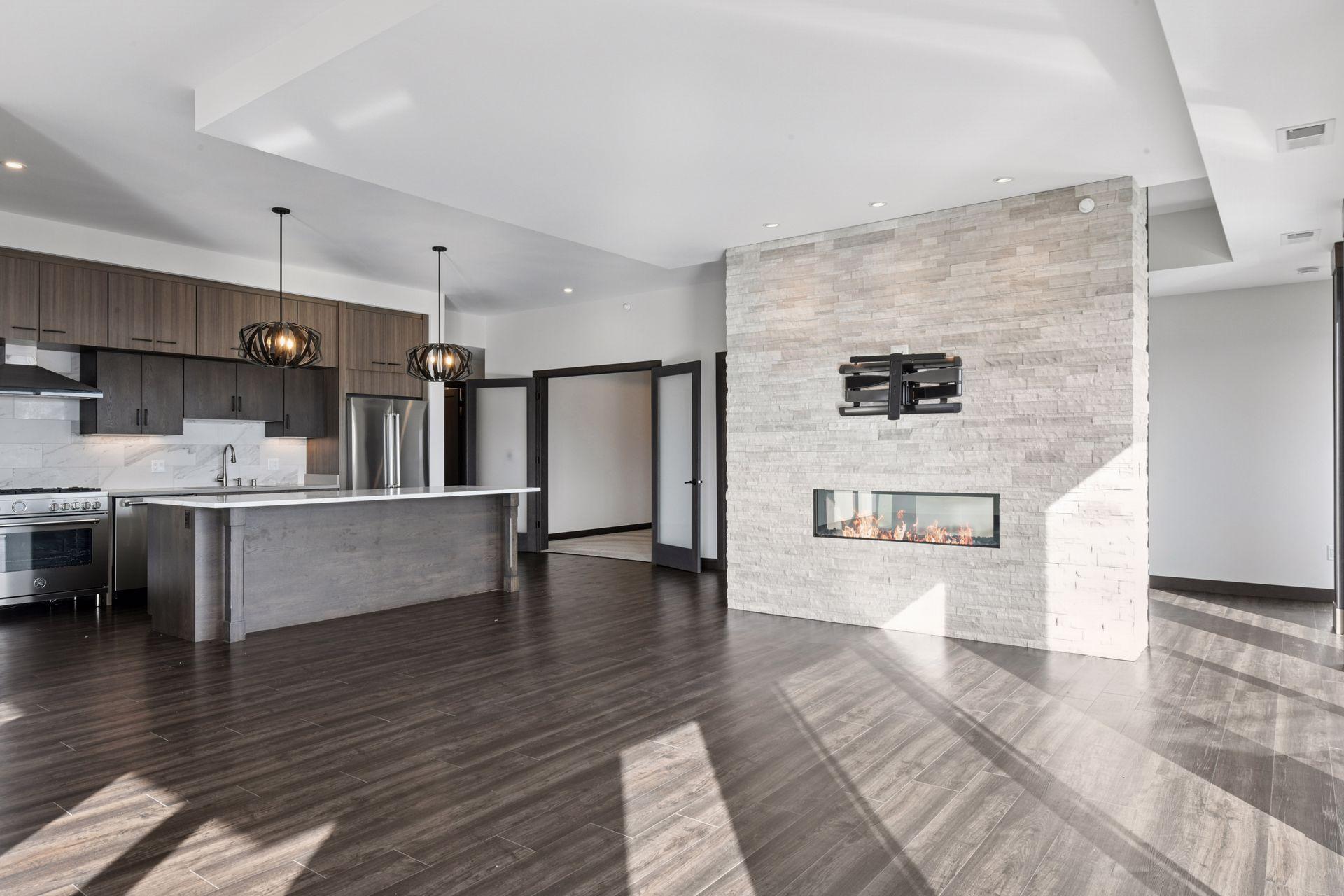 253 Lake Street E Unit: 401