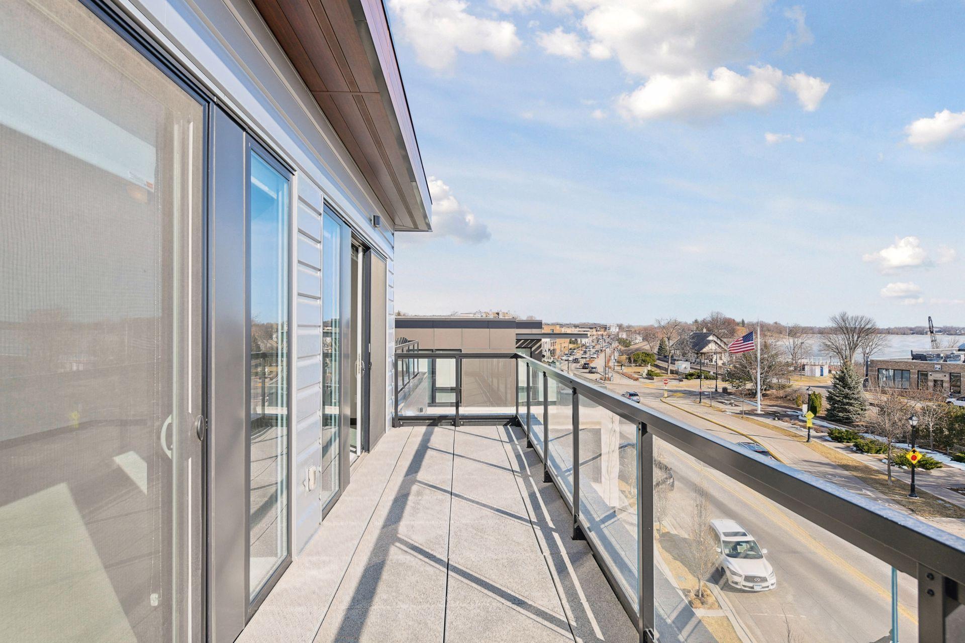 253 Lake Street E Unit: 401