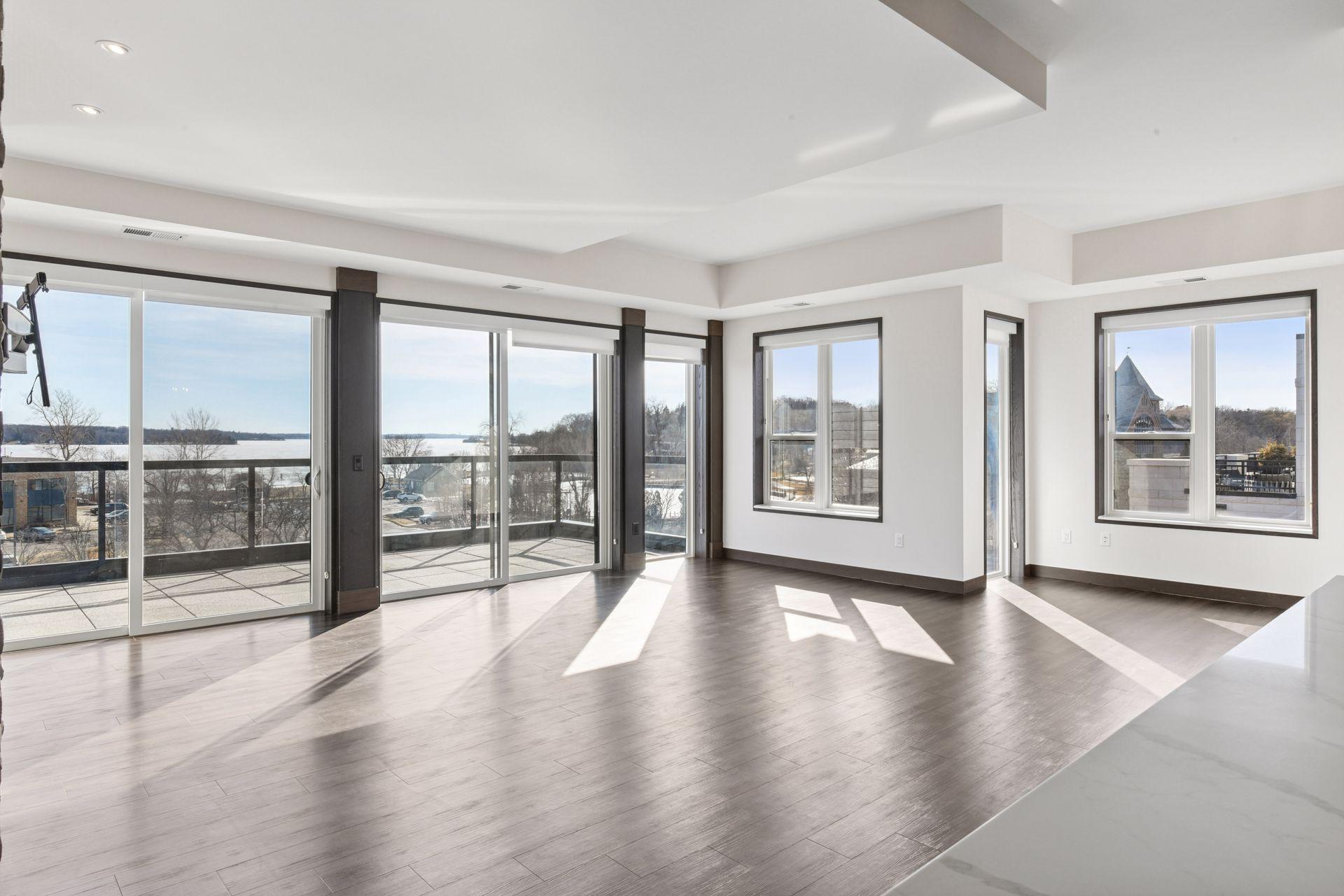 253 Lake Street E Unit: 401