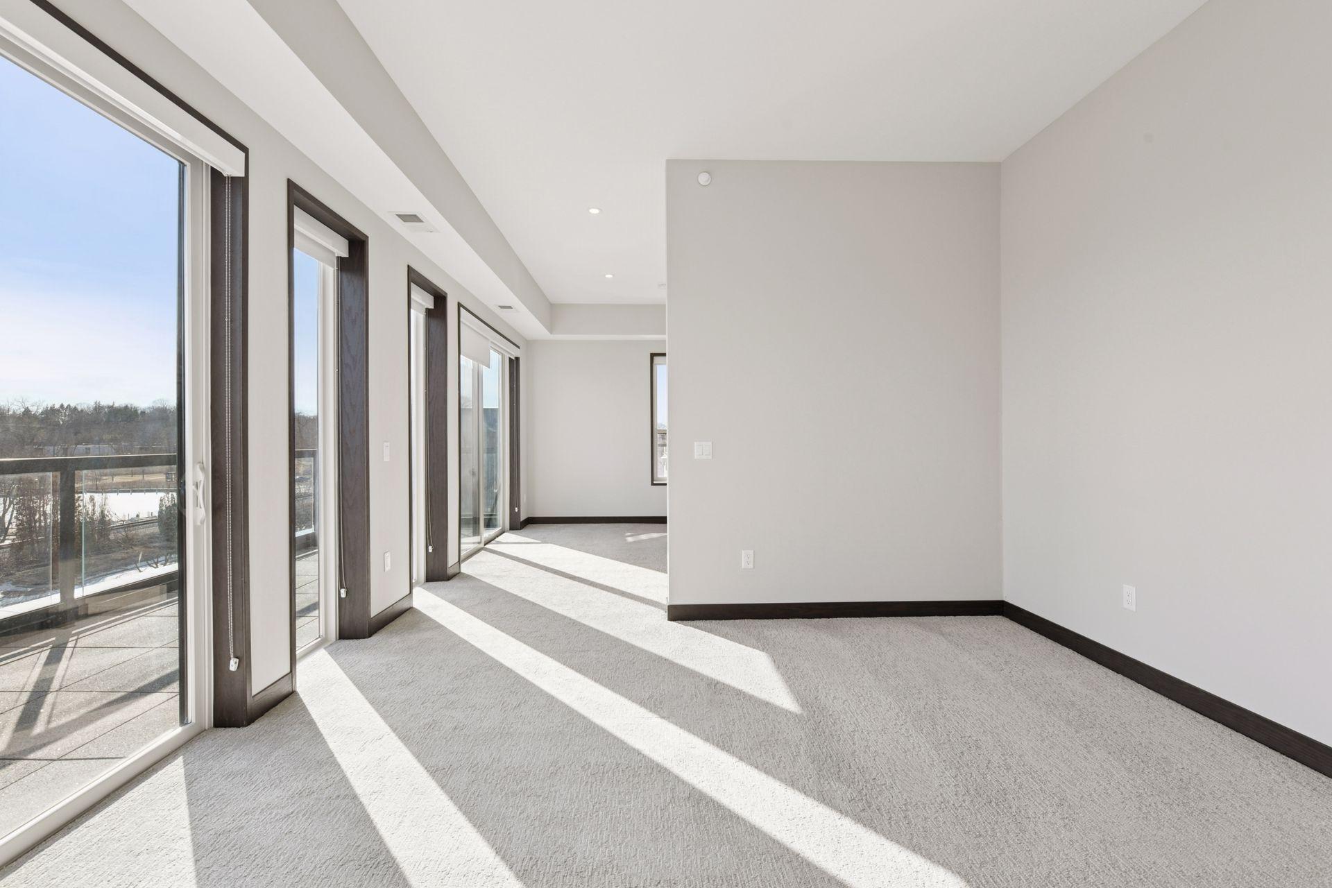 253 Lake Street E Unit: 401