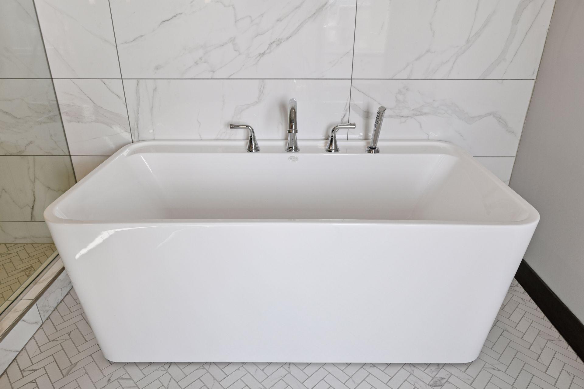 253 Lake Street E Unit: 401