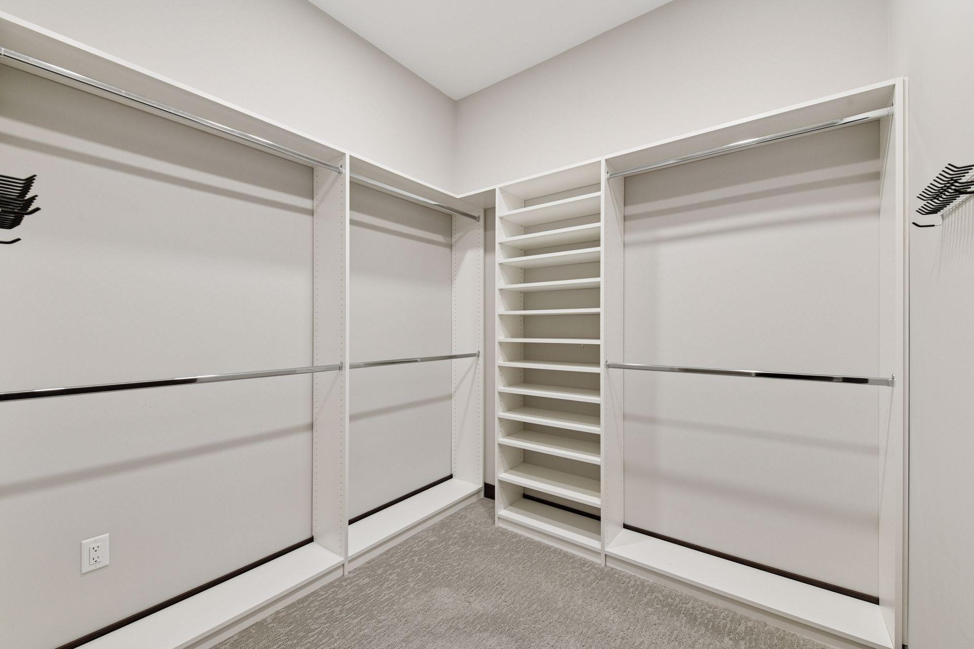 253 Lake Street E Unit: 401