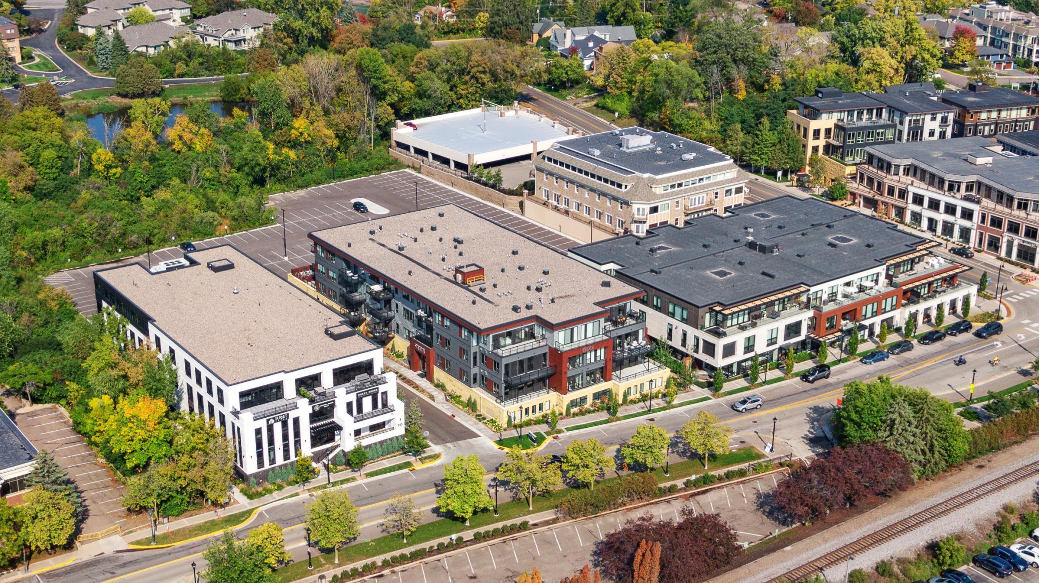 253 Lake Street E Unit: 401