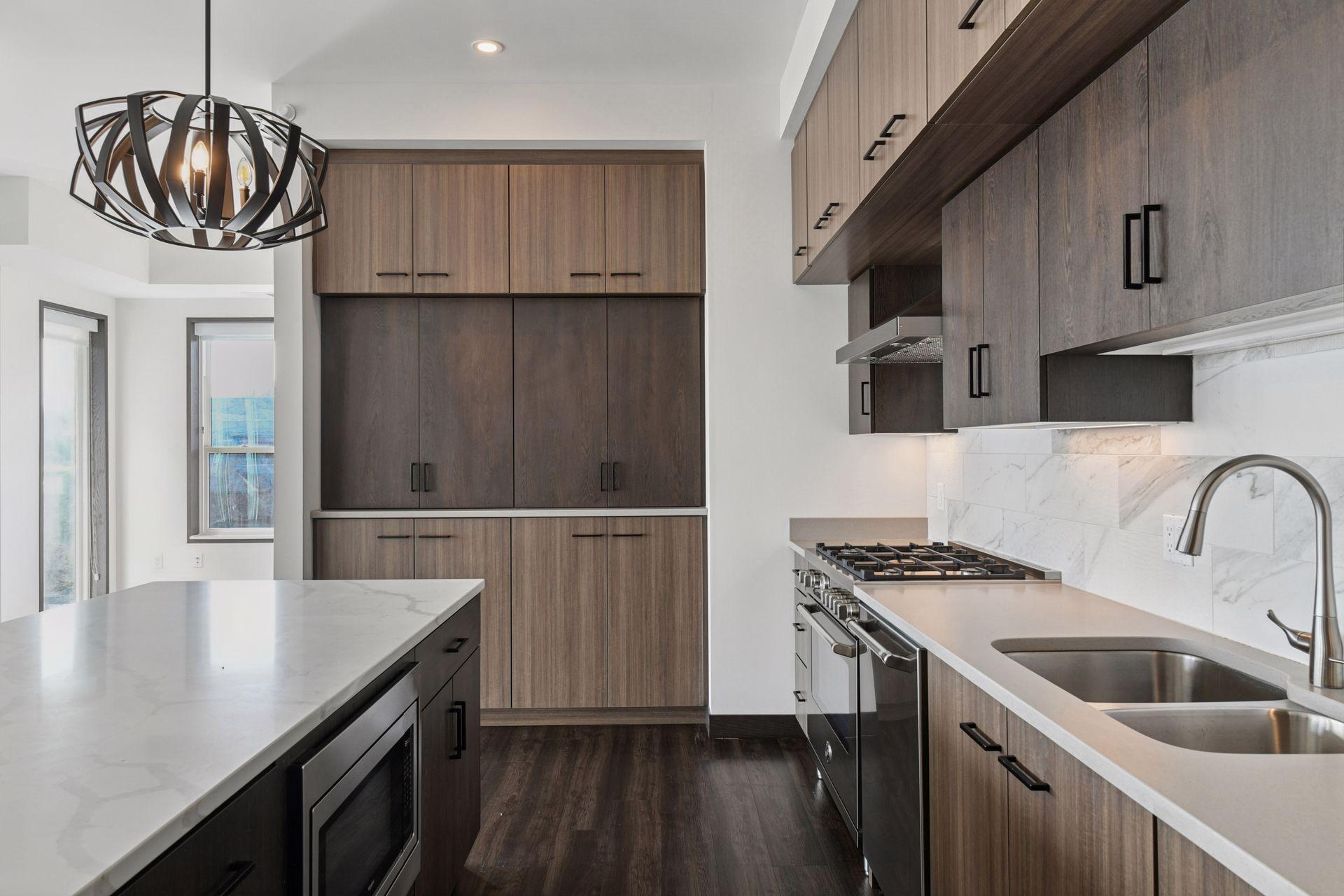 253 Lake Street E Unit: 401