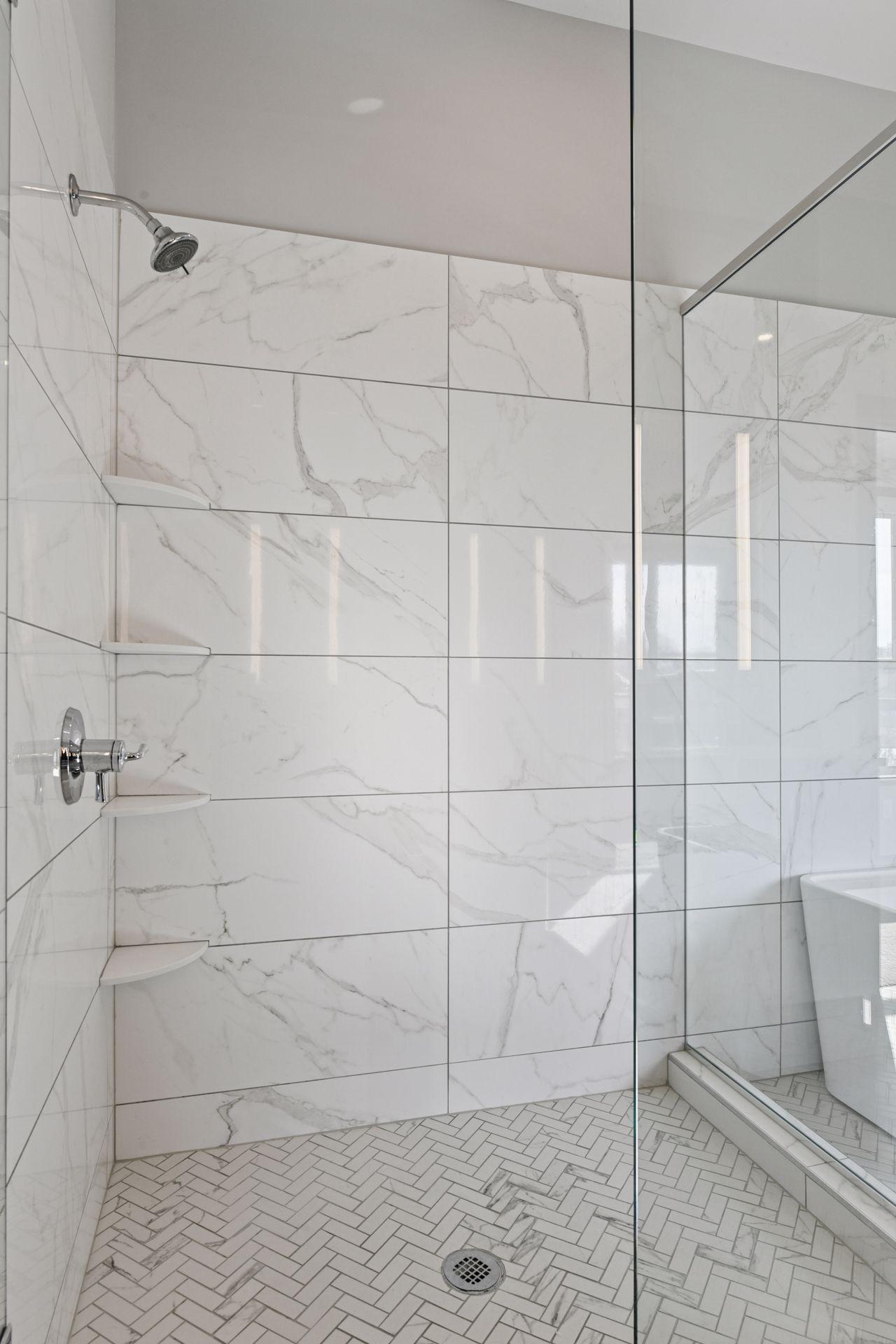 253 Lake Street E Unit: 401