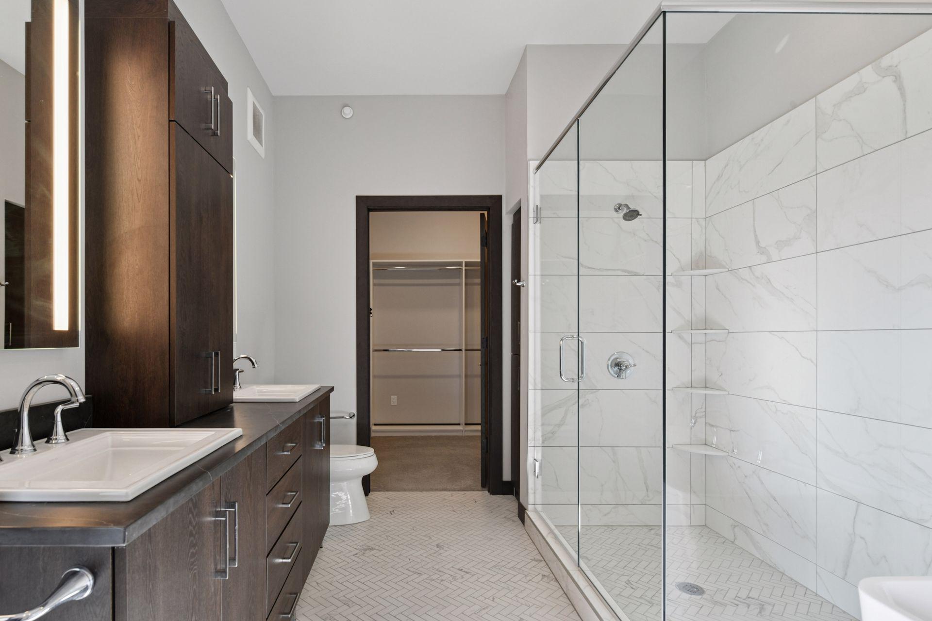 253 Lake Street E Unit: 401