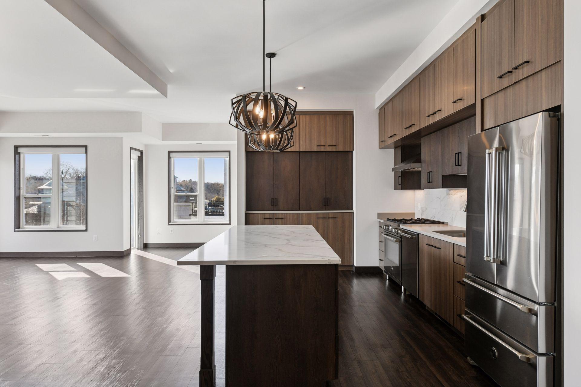 253 Lake Street E Unit: 401