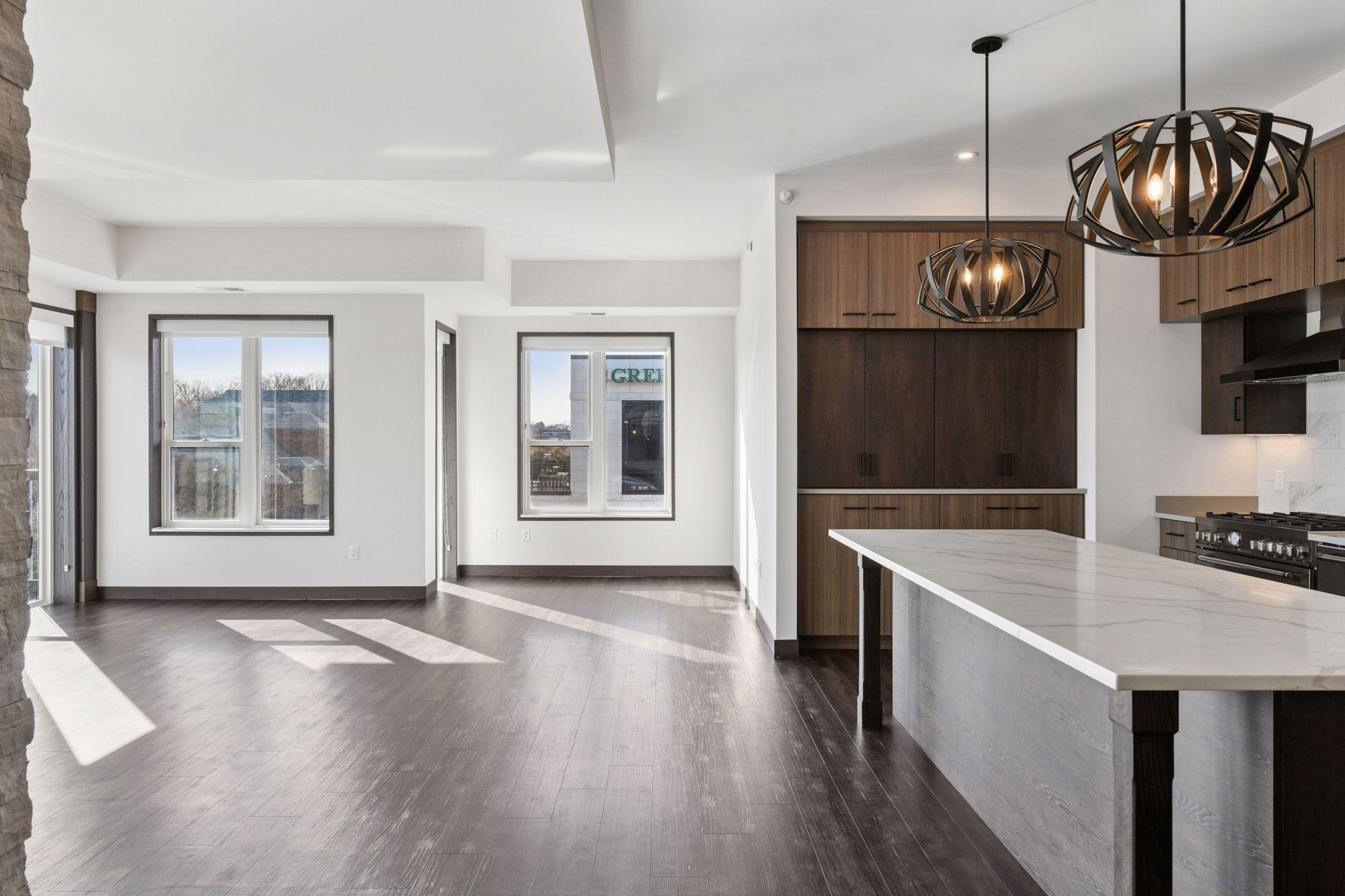 253 Lake Street E Unit: 401