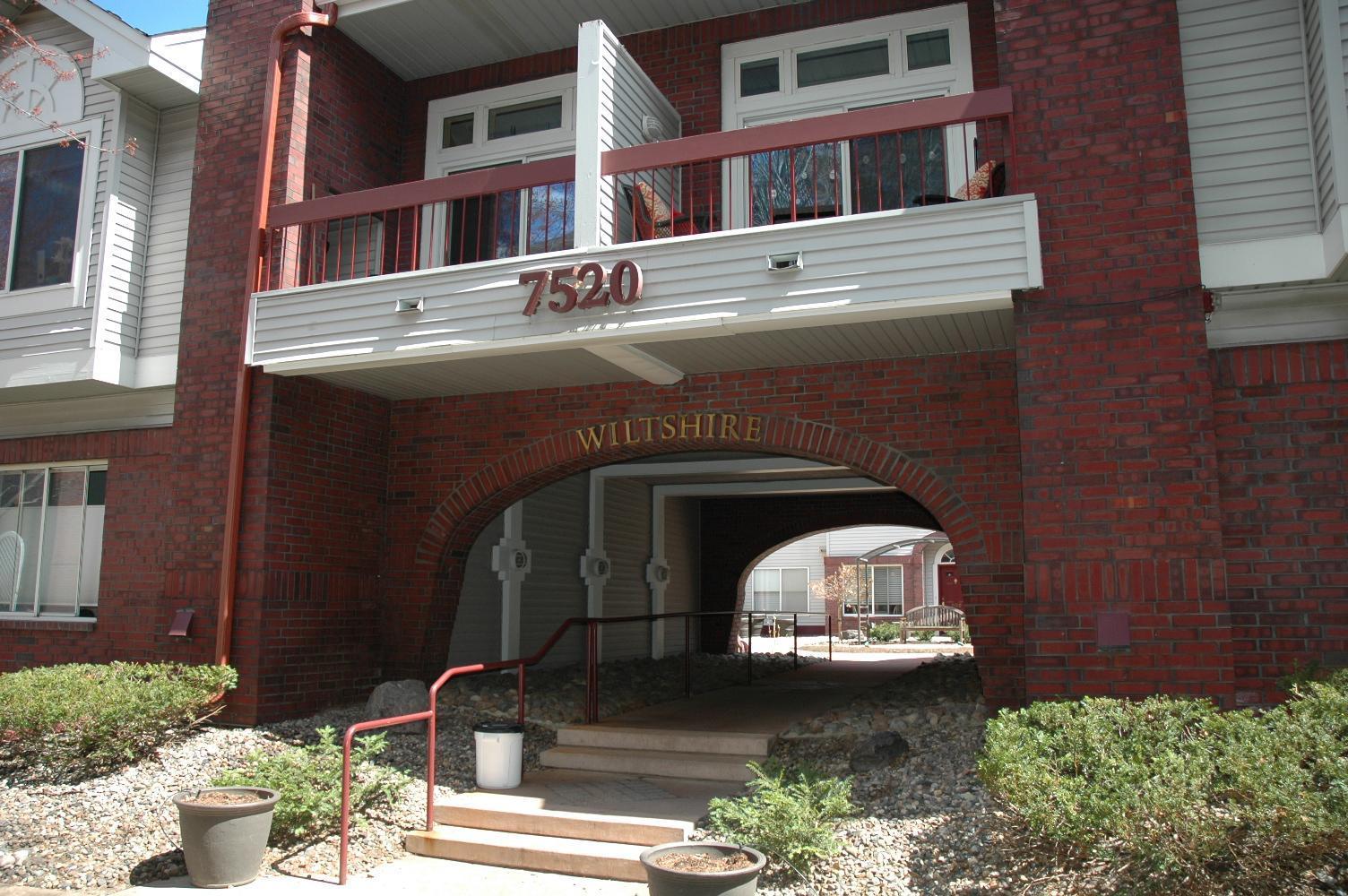 7520 Edinborough Way Unit: 2217
