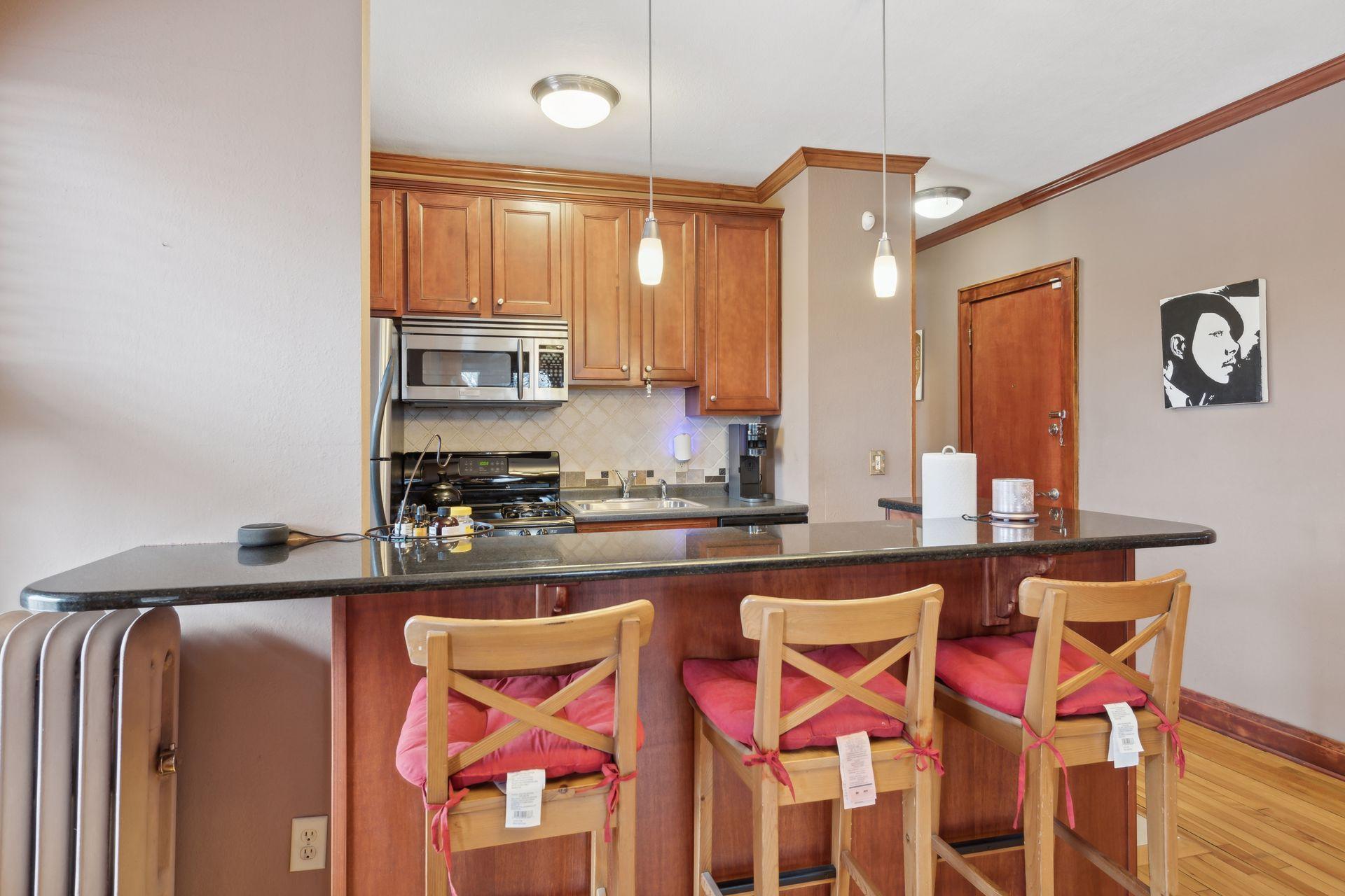 1812 Clinton Avenue Unit: 300