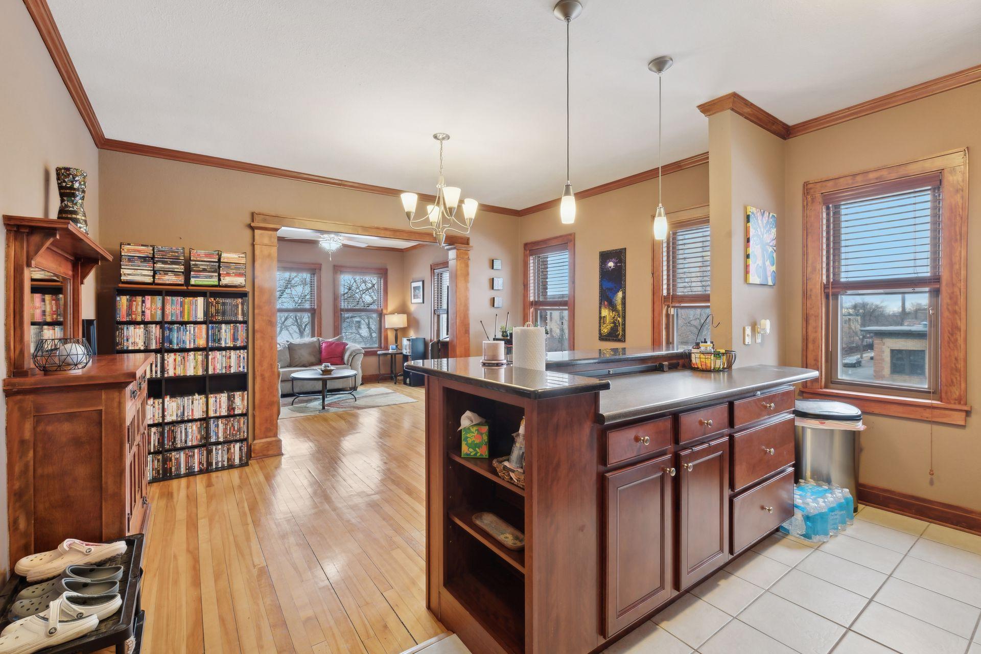 1812 Clinton Avenue Unit: 300