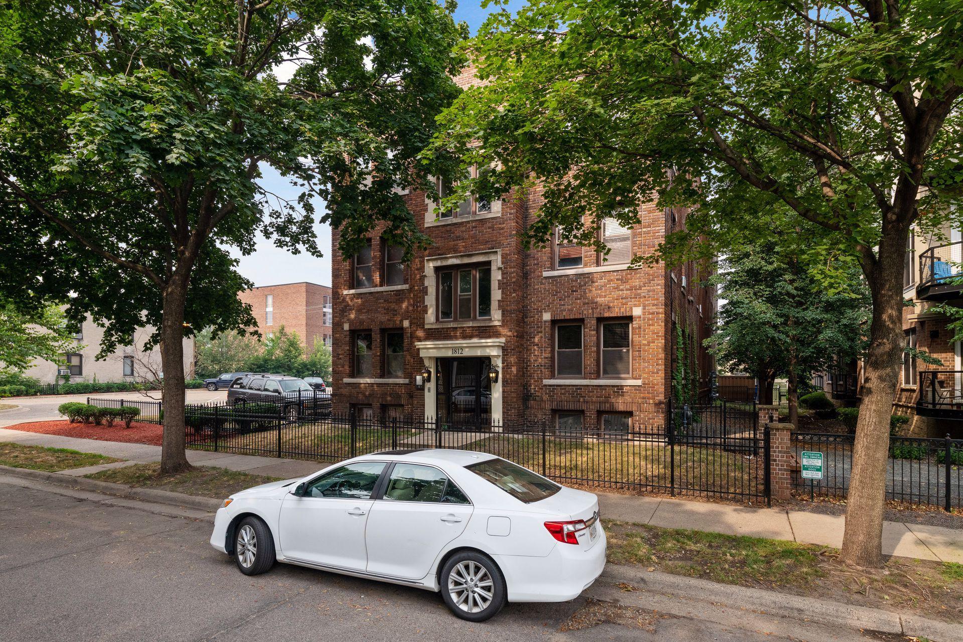 1812 Clinton Avenue Unit: 300