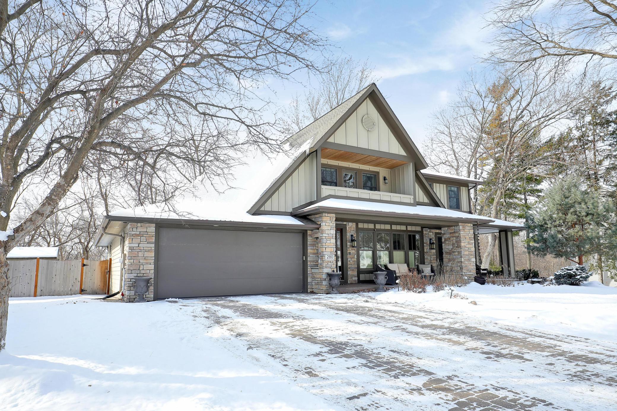 280 Ridgeview Drive E