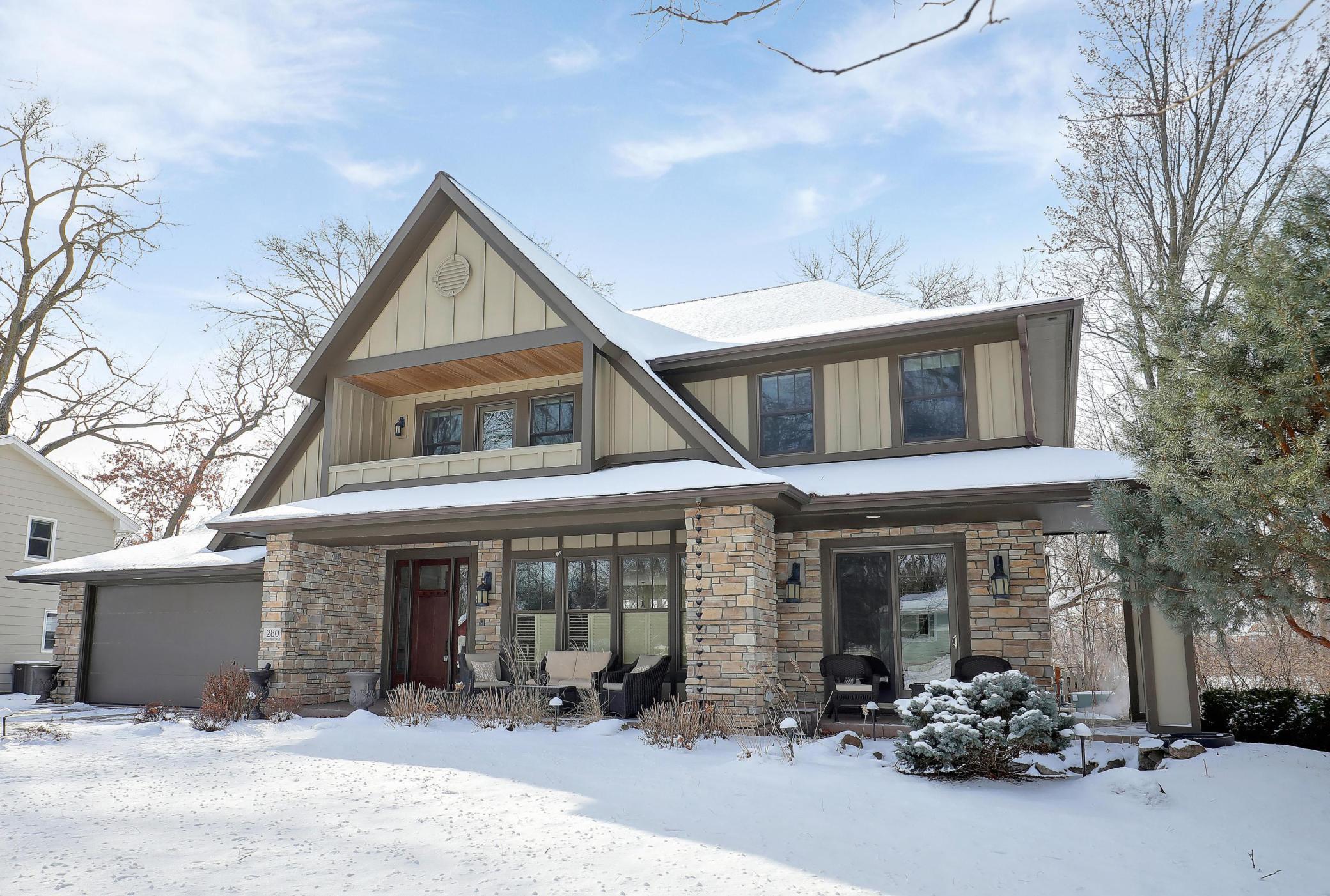 280 Ridgeview Drive E