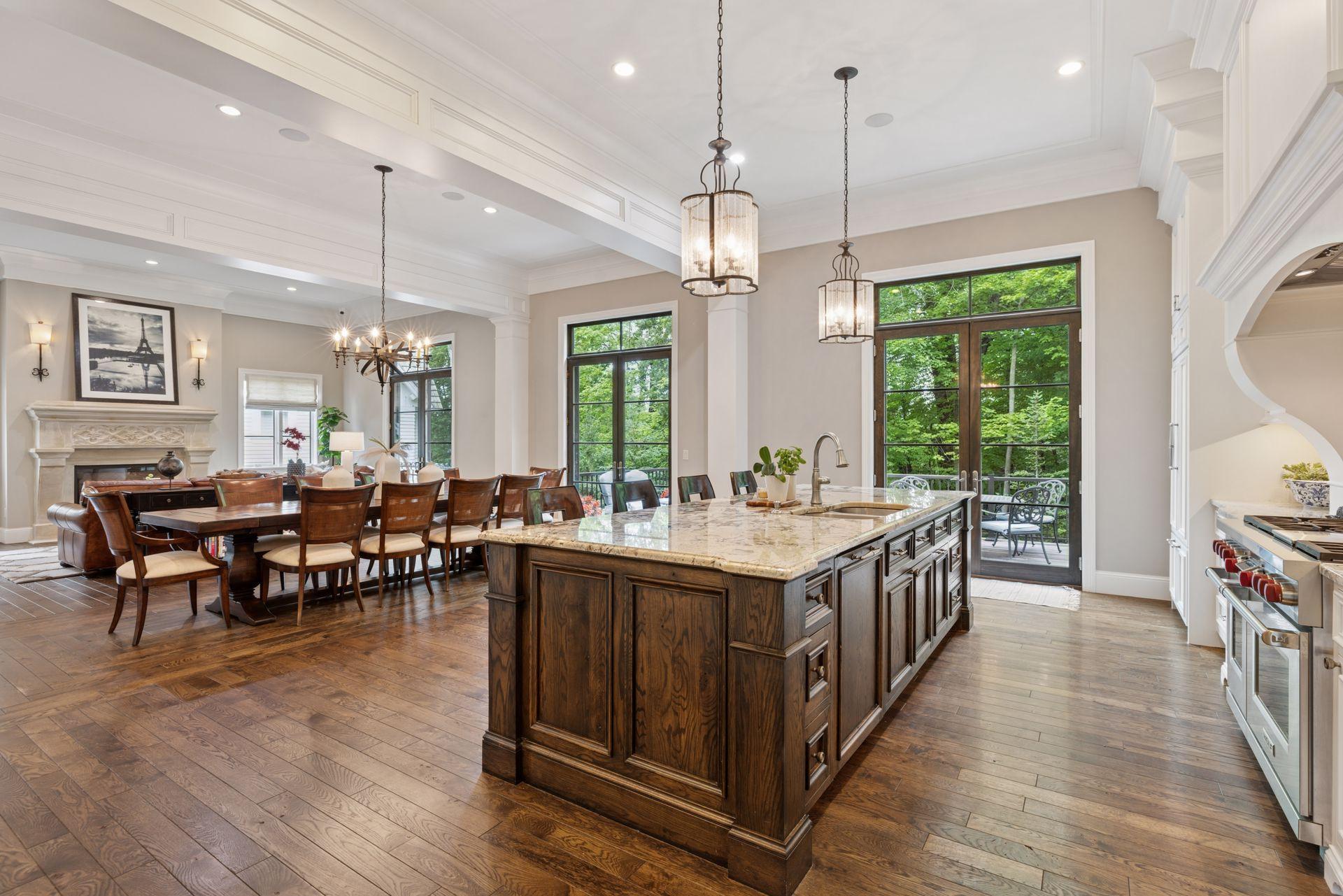 405 Carpenters Point