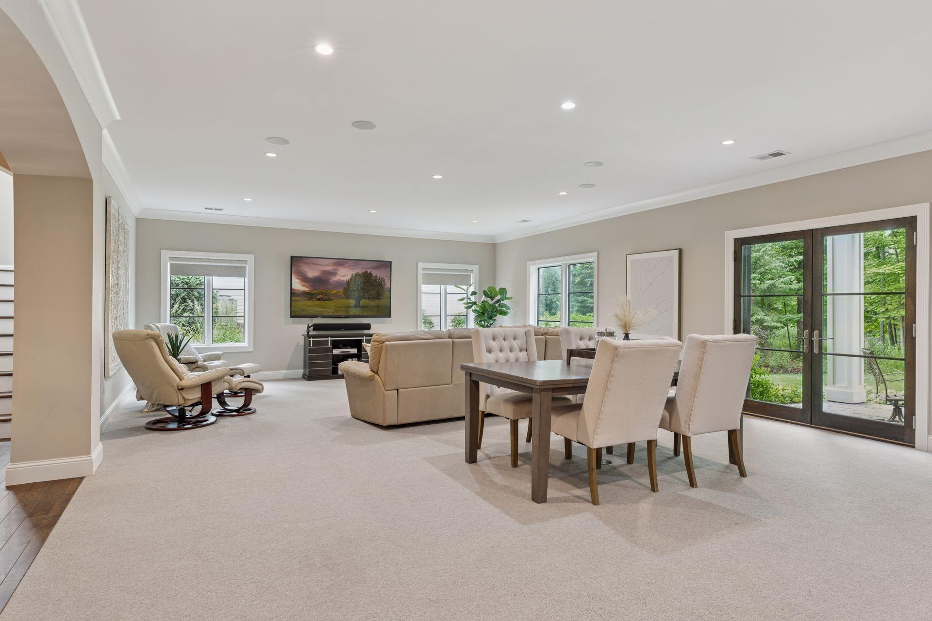 405 Carpenters Point