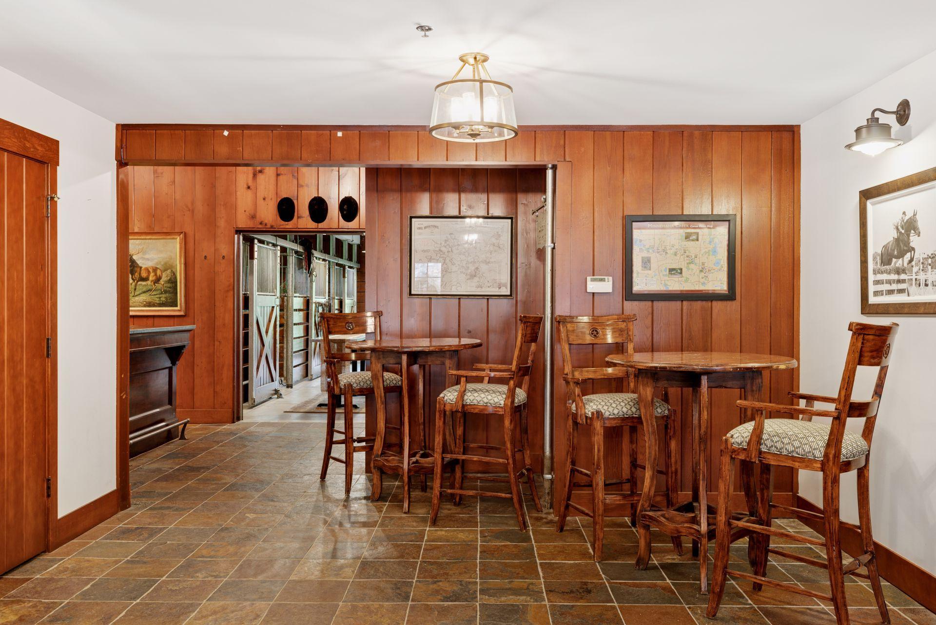 405 Carpenters Point