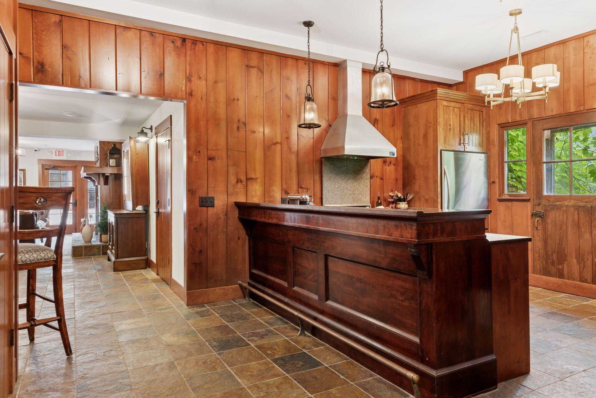 405 Carpenters Point