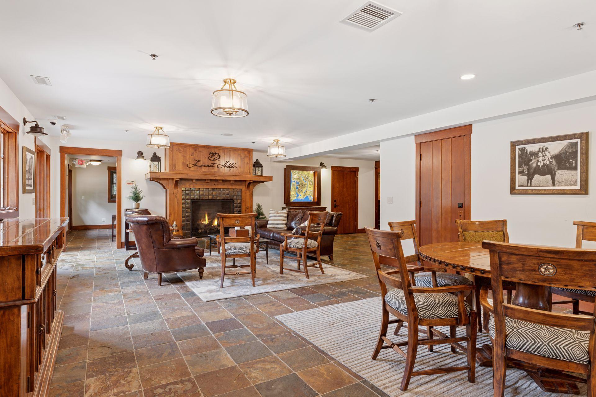 405 Carpenters Point