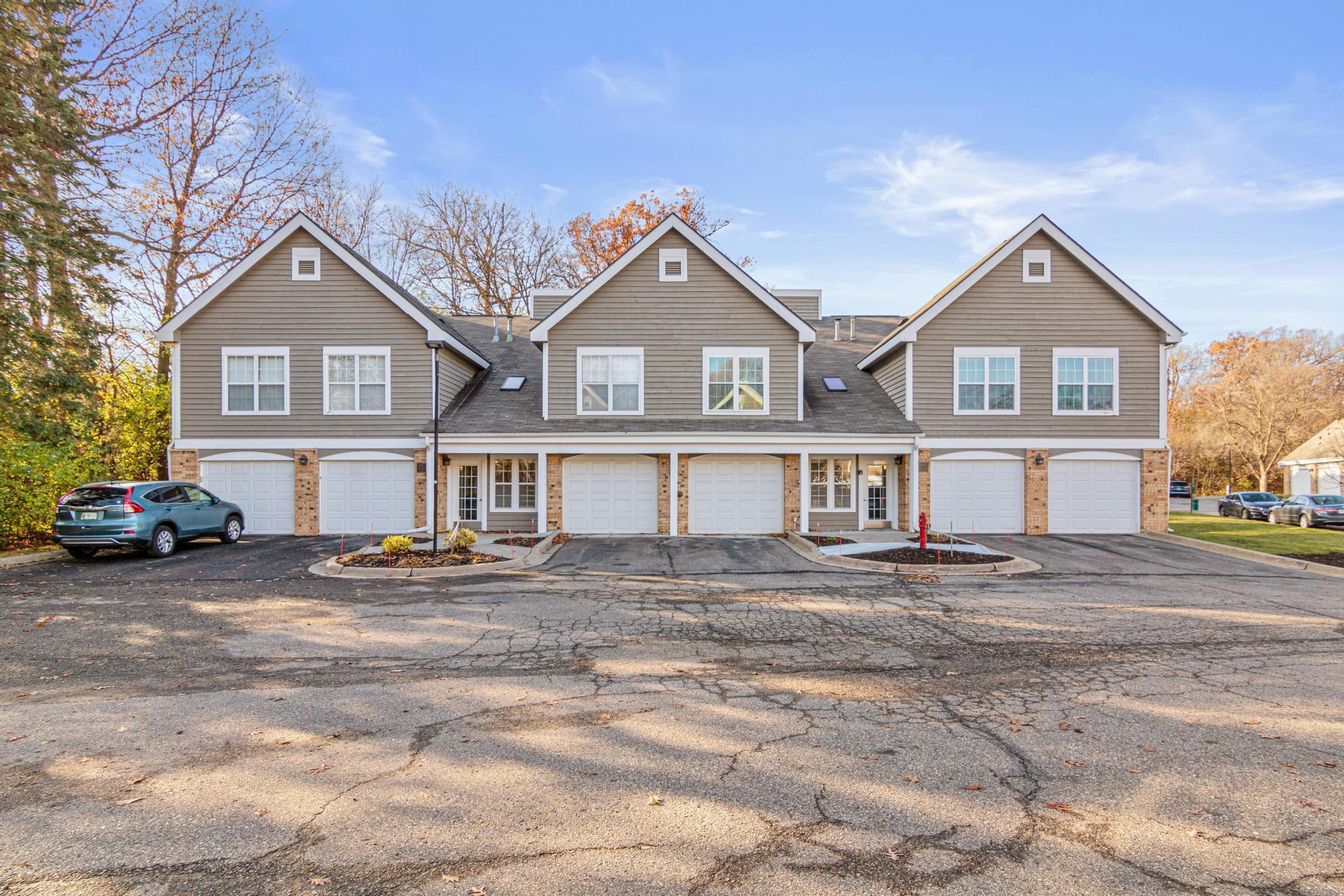 6167 Chasewood Parkway Unit: 204