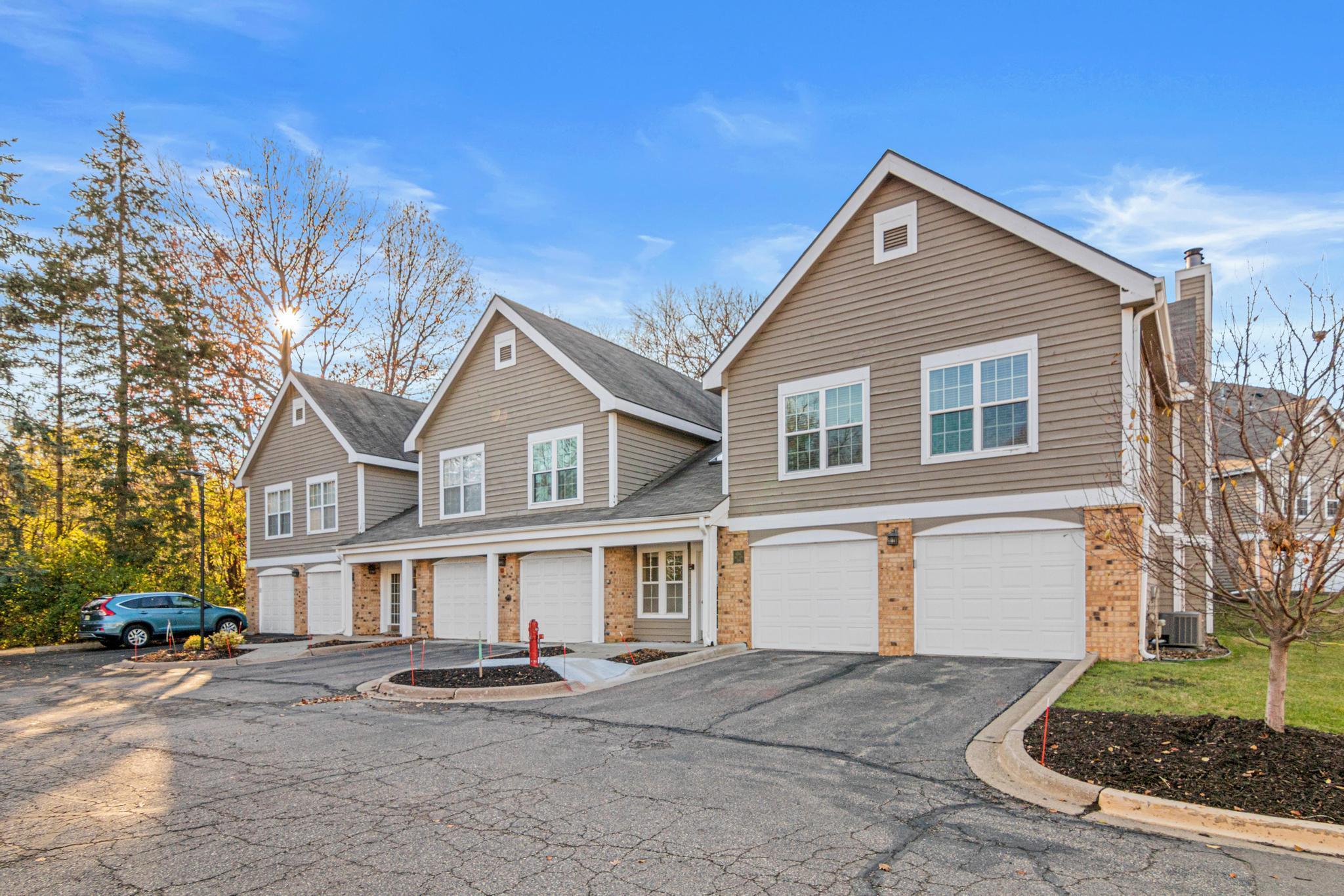 6167 Chasewood Parkway Unit: 204