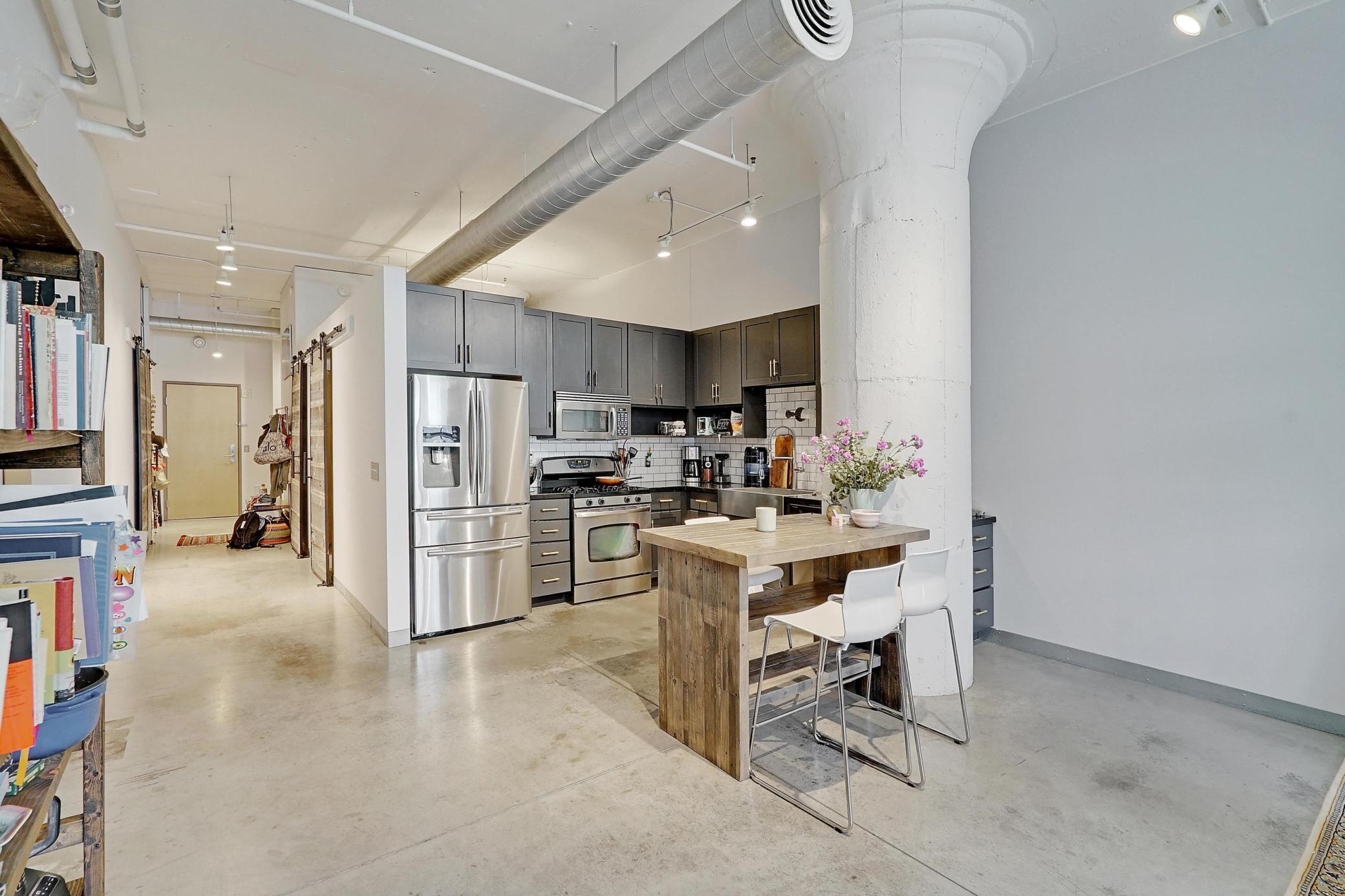 250 Park Avenue Unit: 305