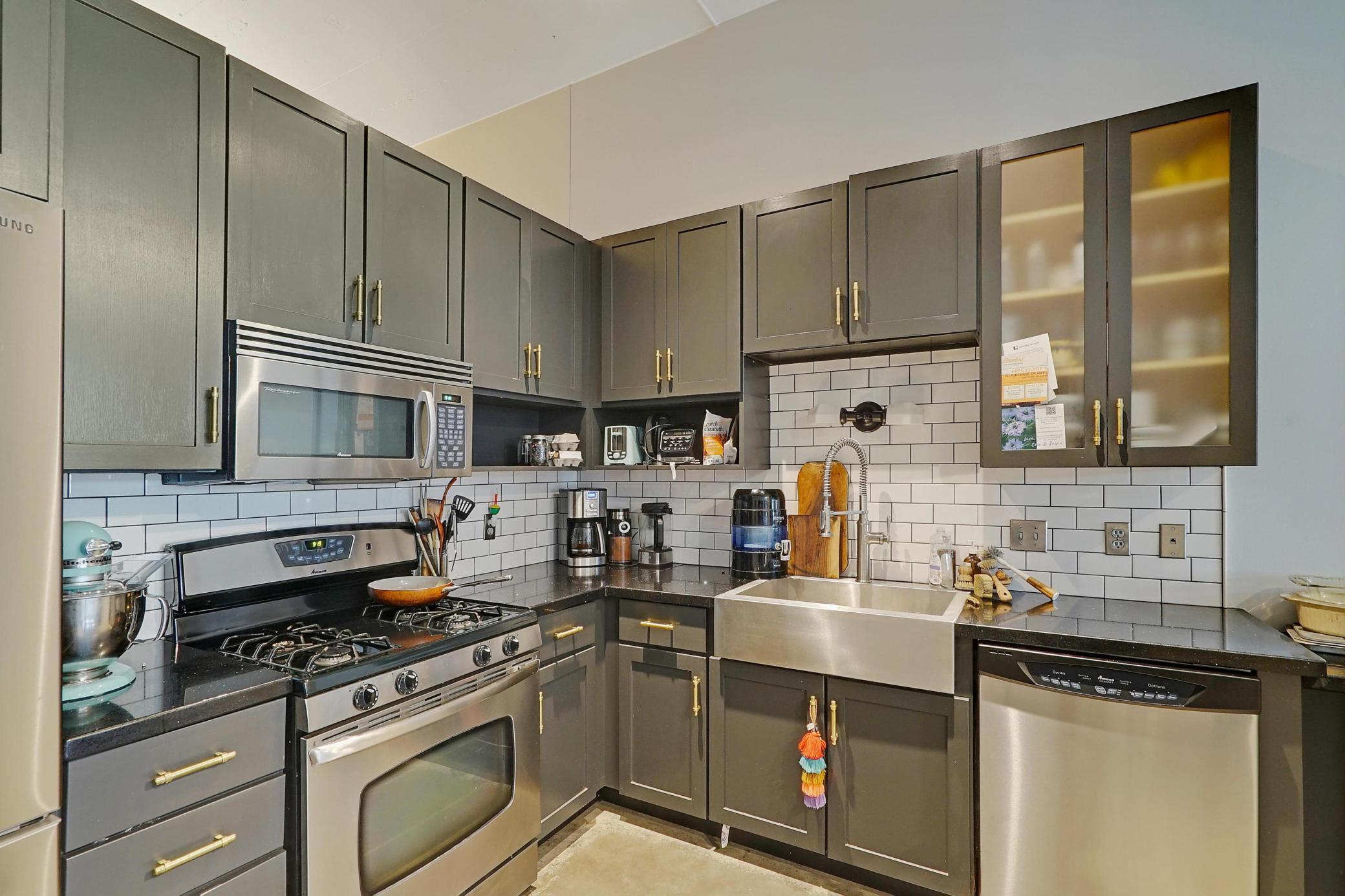 250 Park Avenue Unit: 305