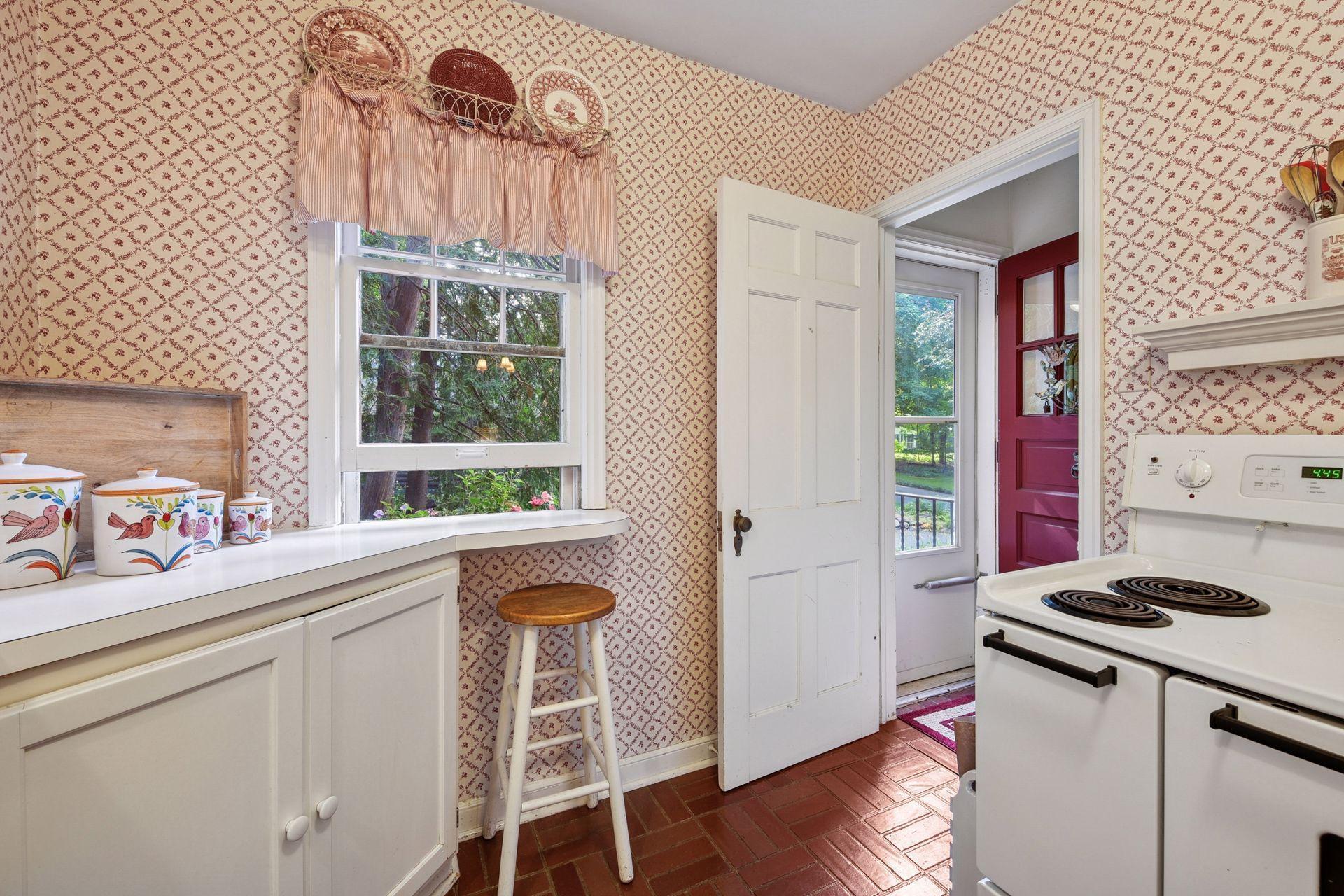 19135 Highland Avenue