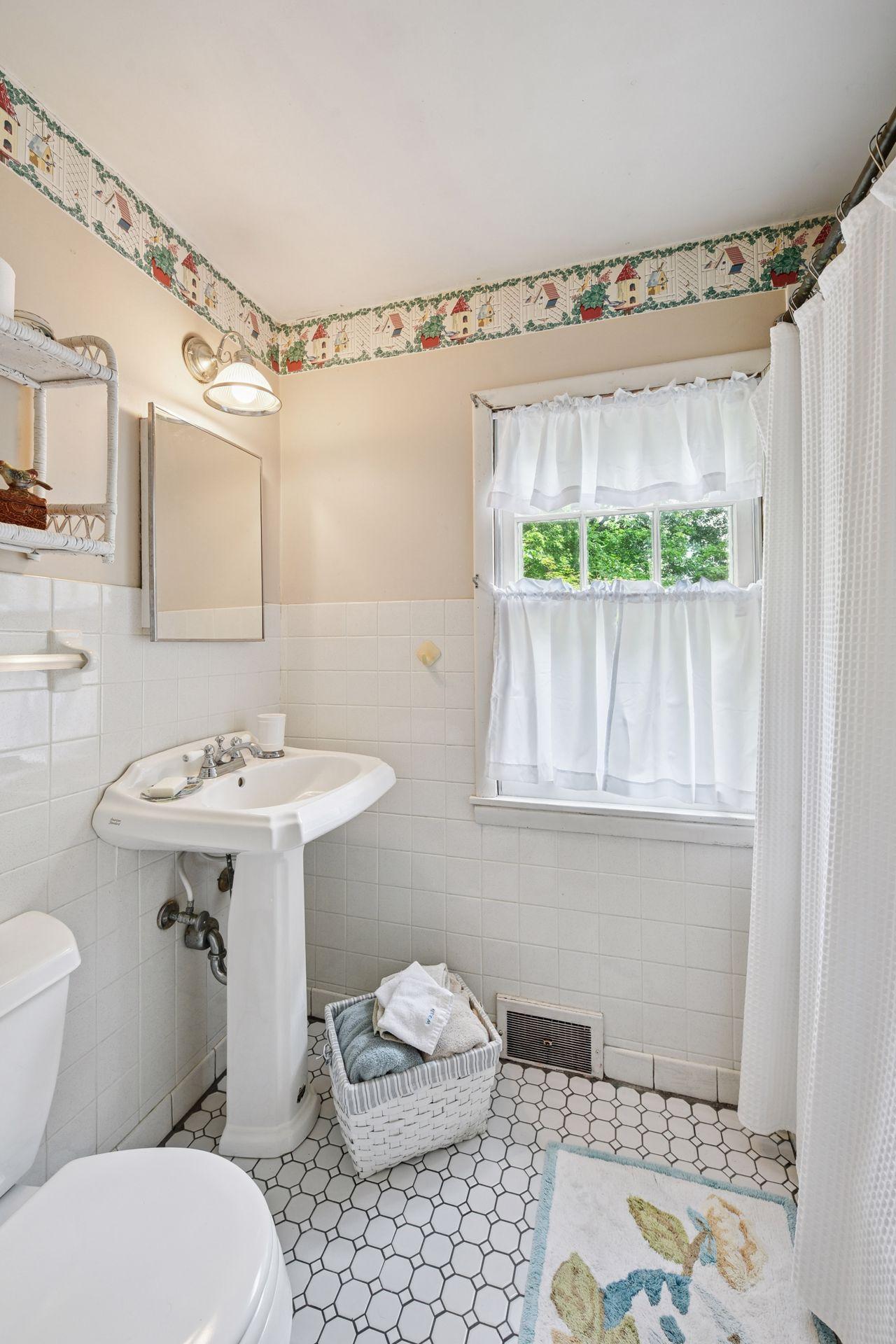 19135 Highland Avenue