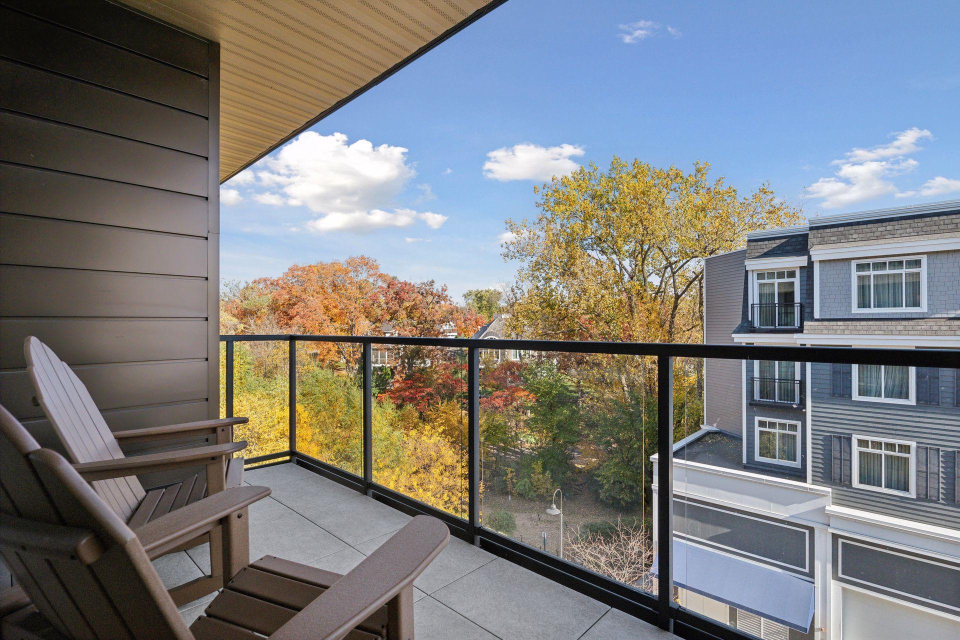 875 Lake Street N Unit: #409