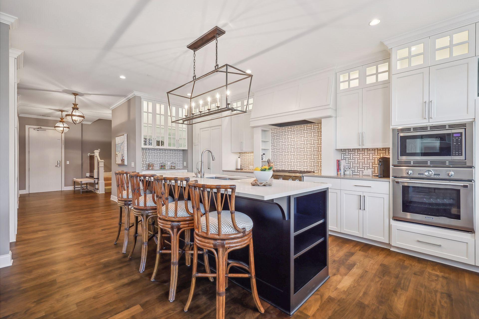 875 Lake Street N Unit: #409