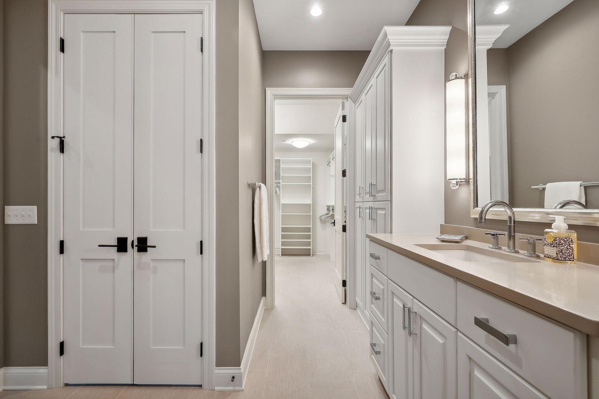 875 Lake Street N Unit: #409