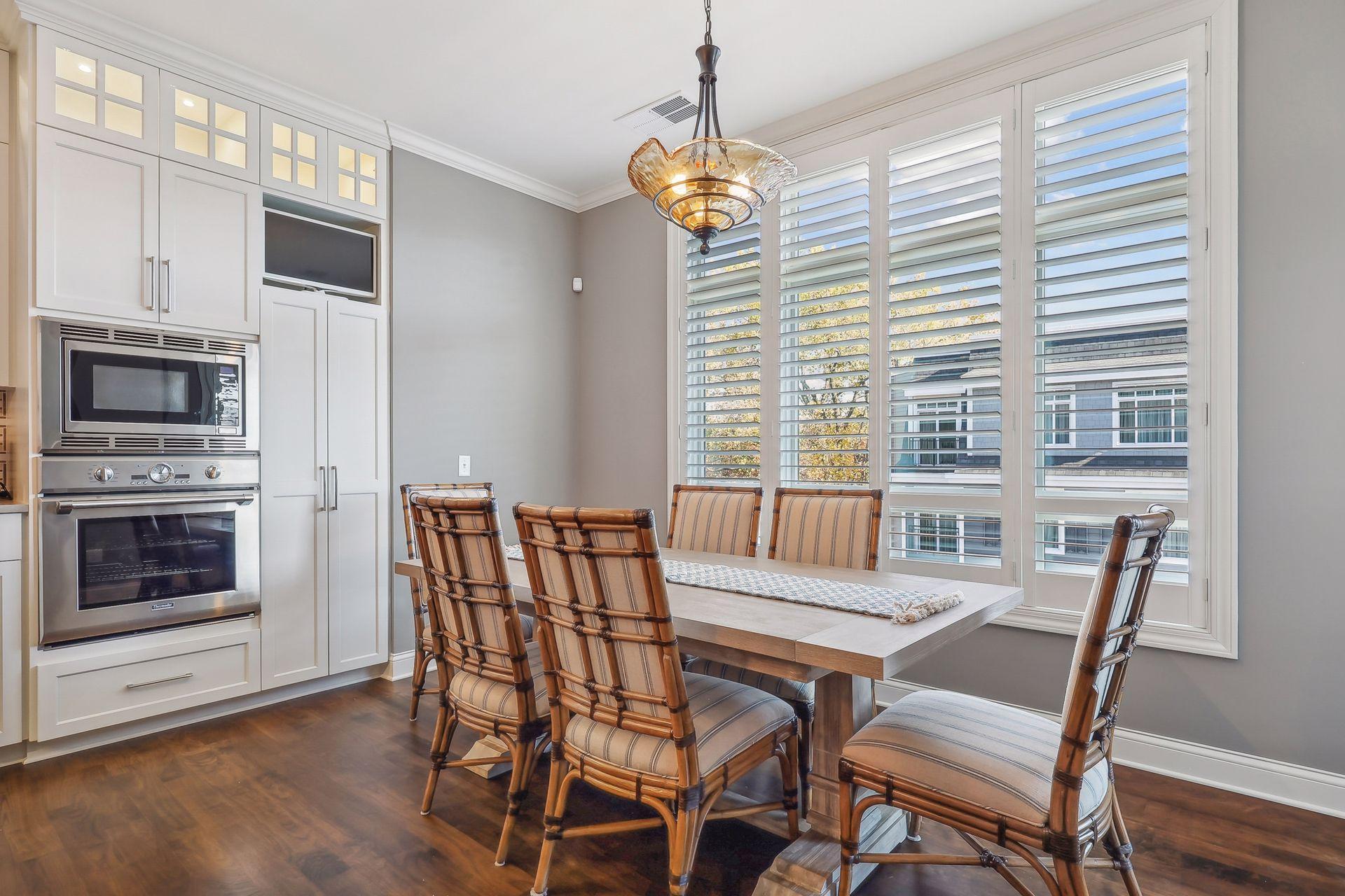 875 Lake Street N Unit: #409