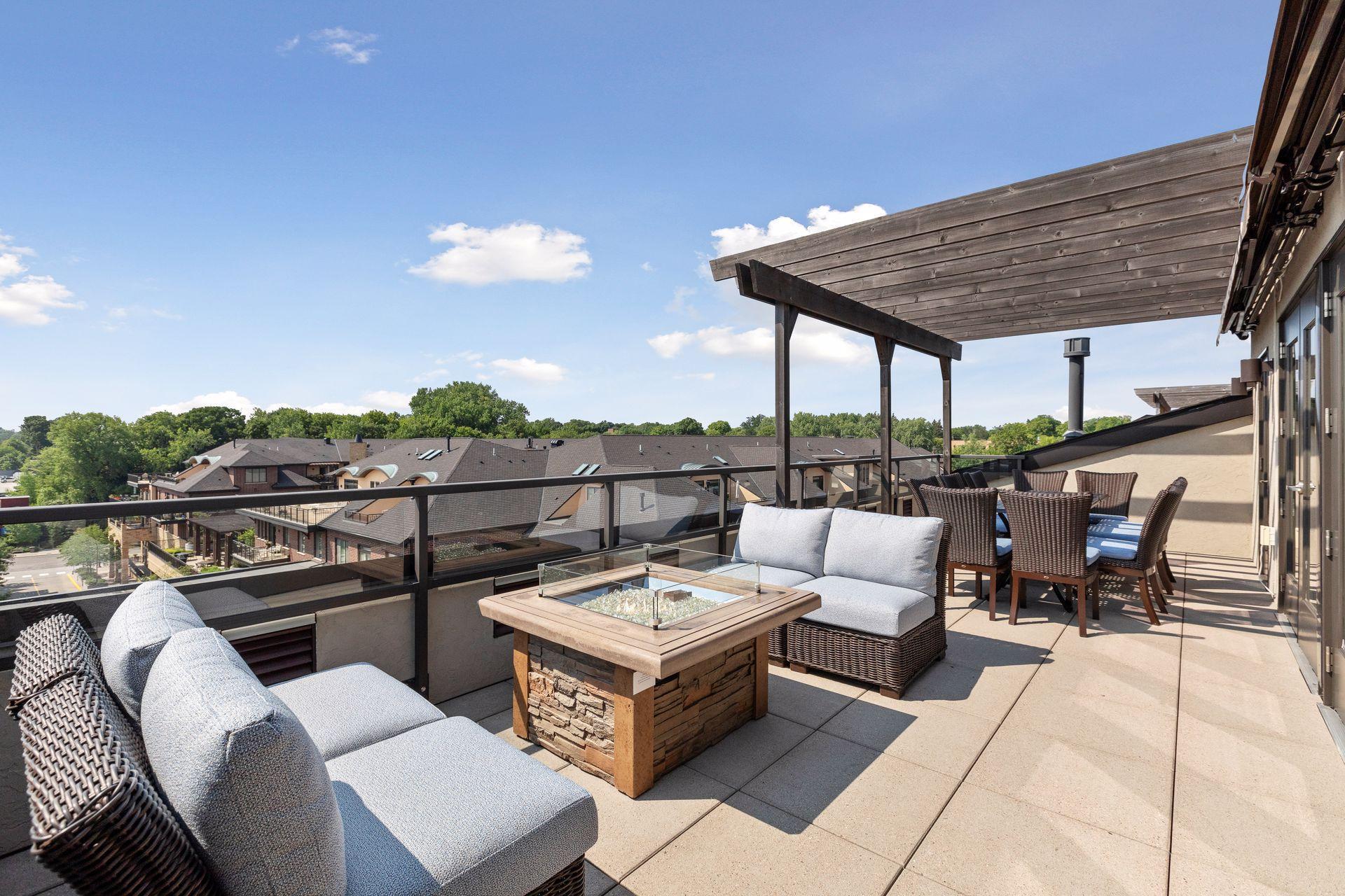 875 Lake Street N Unit: #409