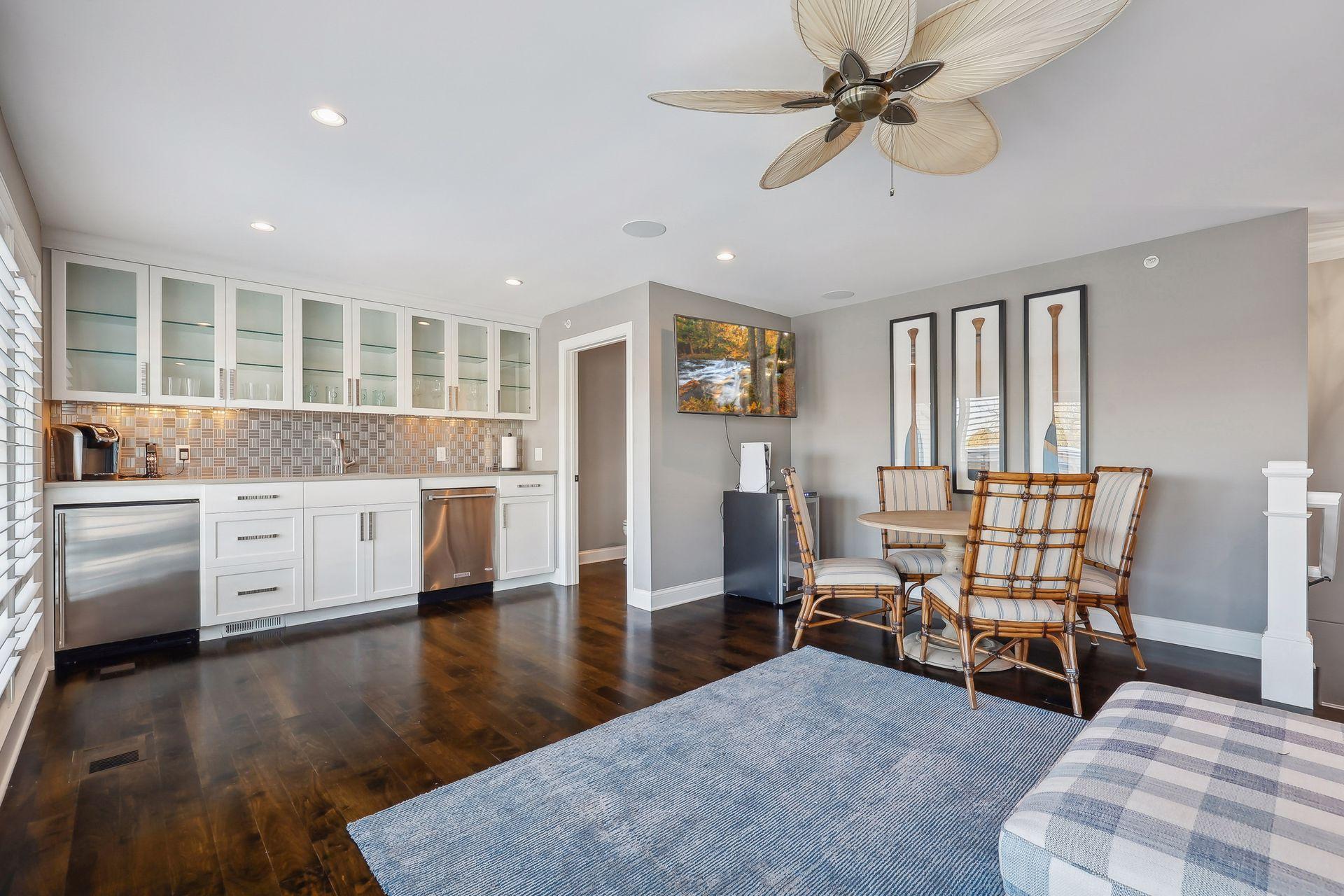 875 Lake Street N Unit: #409