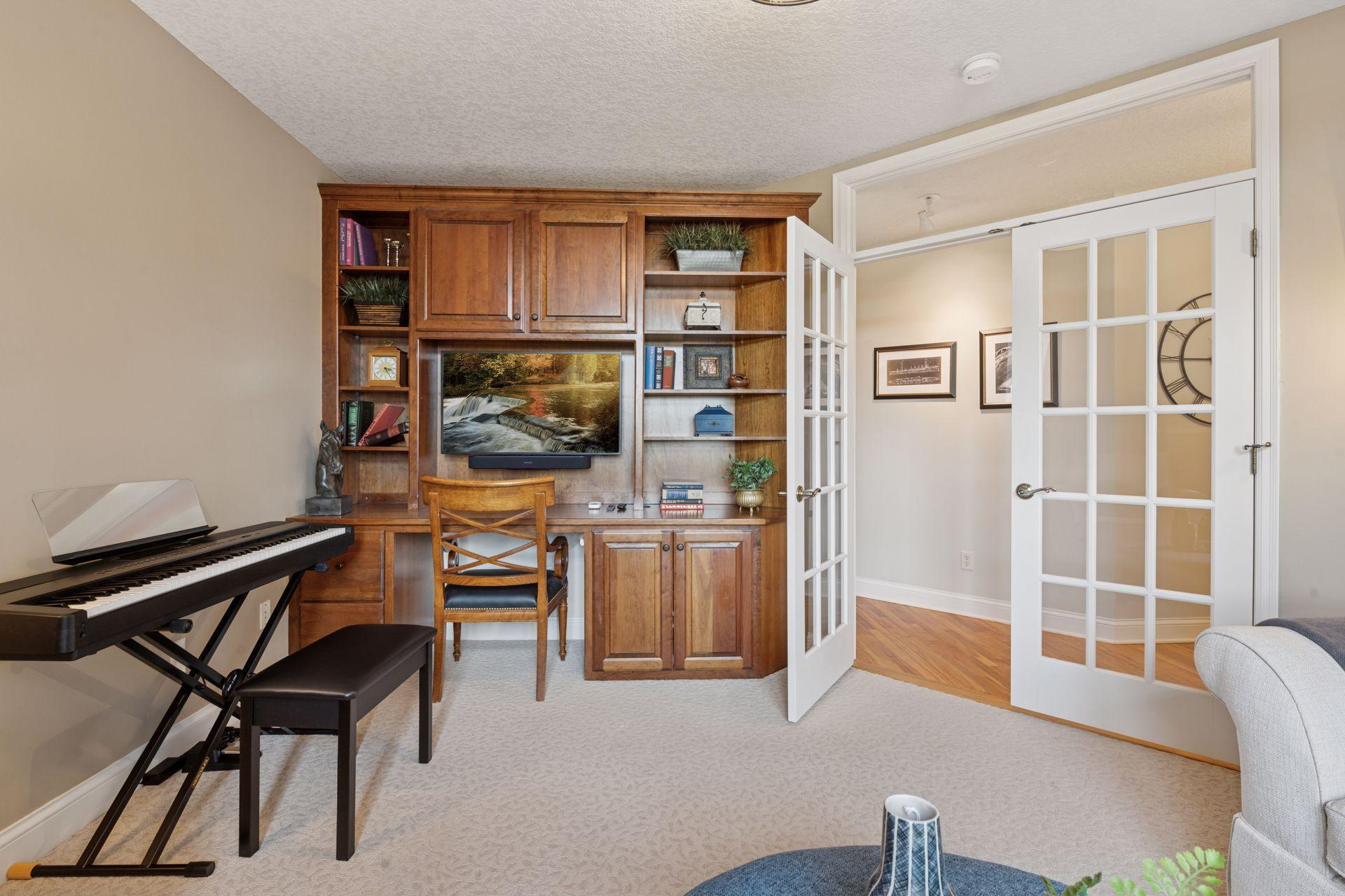 21957 Minnetonka Boulevard Unit: 16