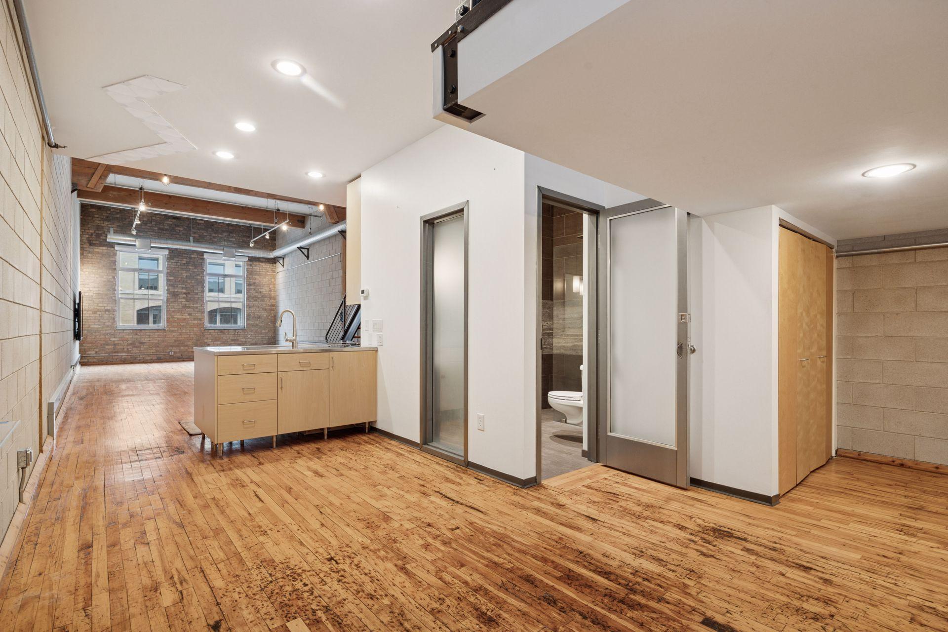 801 Washington Avenue N Unit: 316