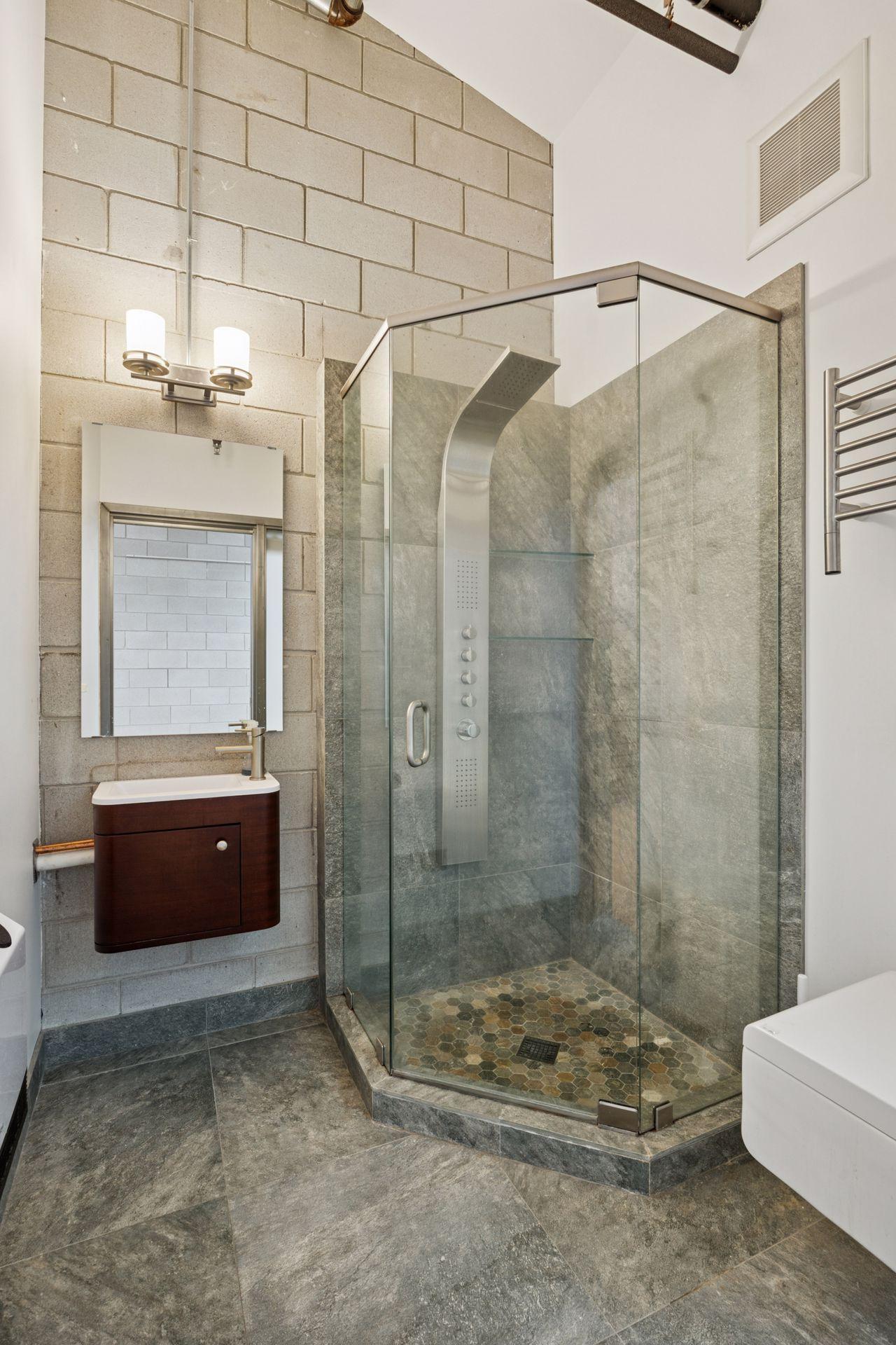 801 Washington Avenue N Unit: 316
