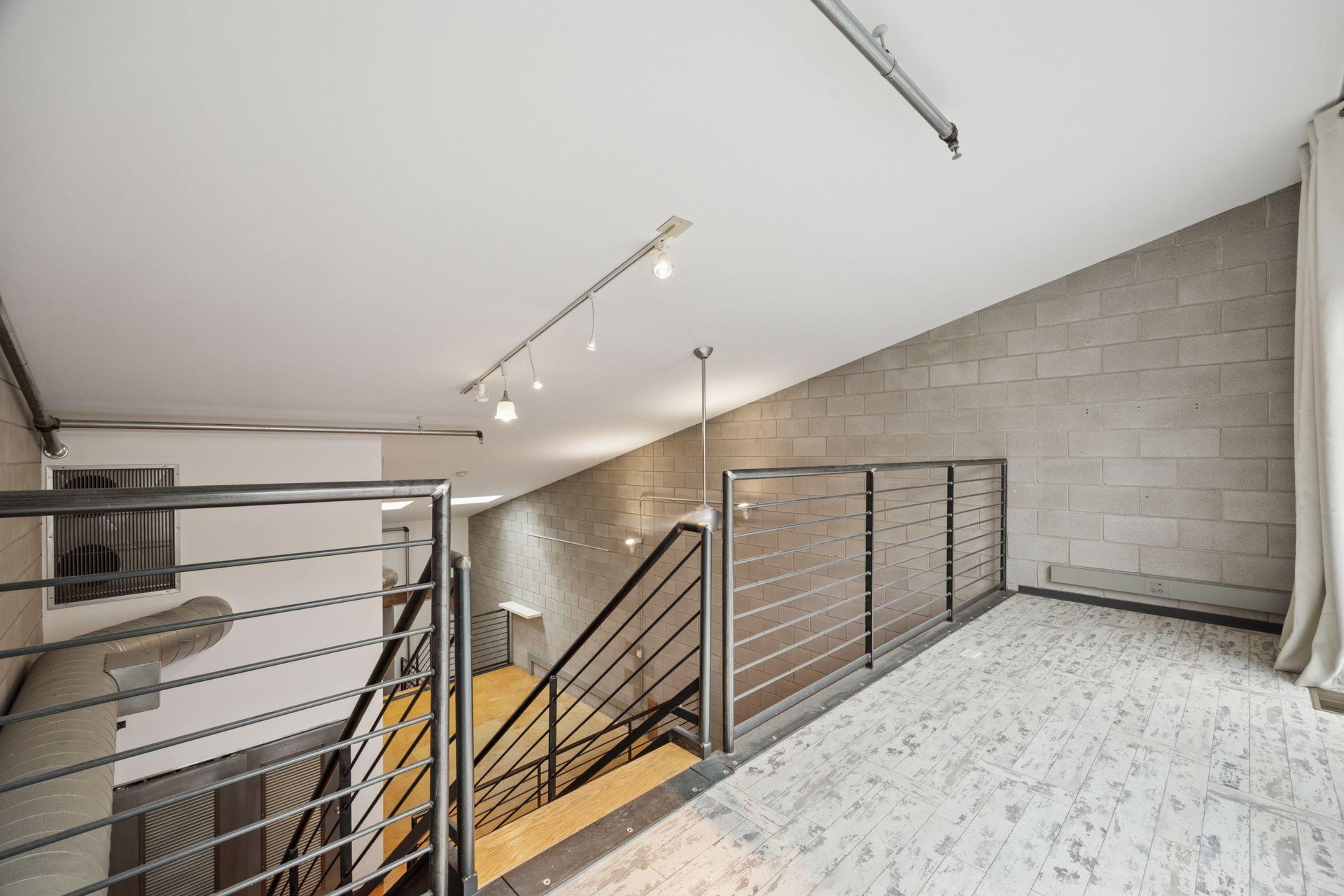 801 Washington Avenue N Unit: 316